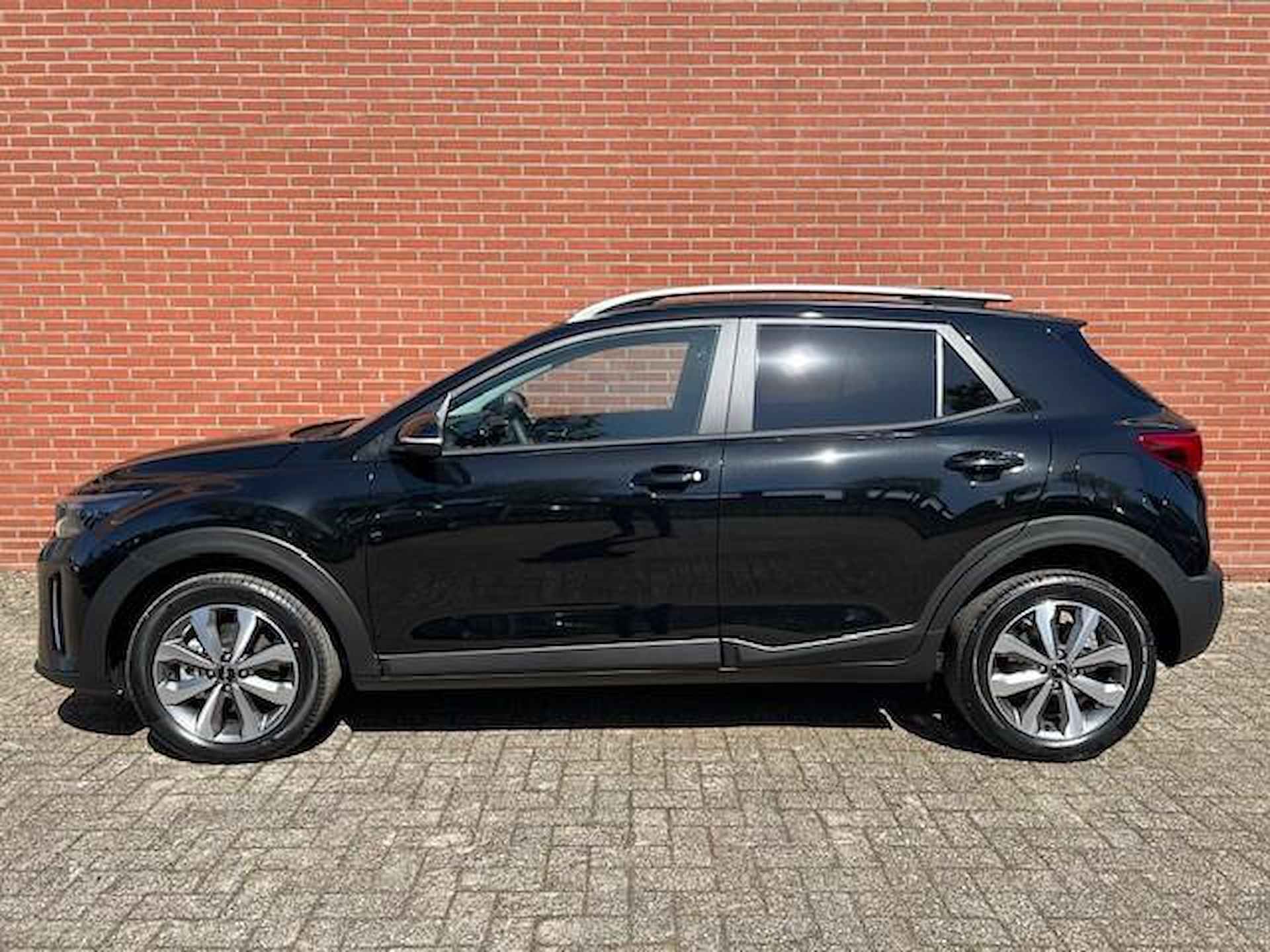 Kia Stonic 1.0 T-GDi MHEV DynamicPlusLine | €1.000,- inruilvoordeel | Snel leverbaar | Navigatie | Stoel- en stuurverwarming | Achteruitrijcamera - 4/24