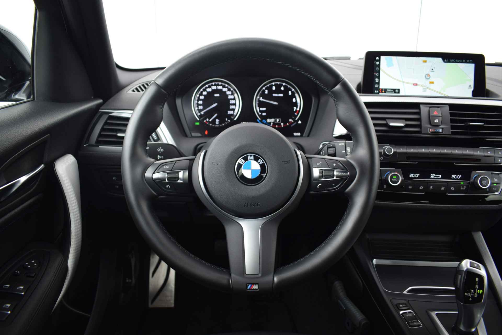 BMW 1-serie 118i Executive Automaat / Adaptieve LED / Sportstoelen / Park Assistant / M sportonderstel / Leder / Stoelverwarming - 16/28