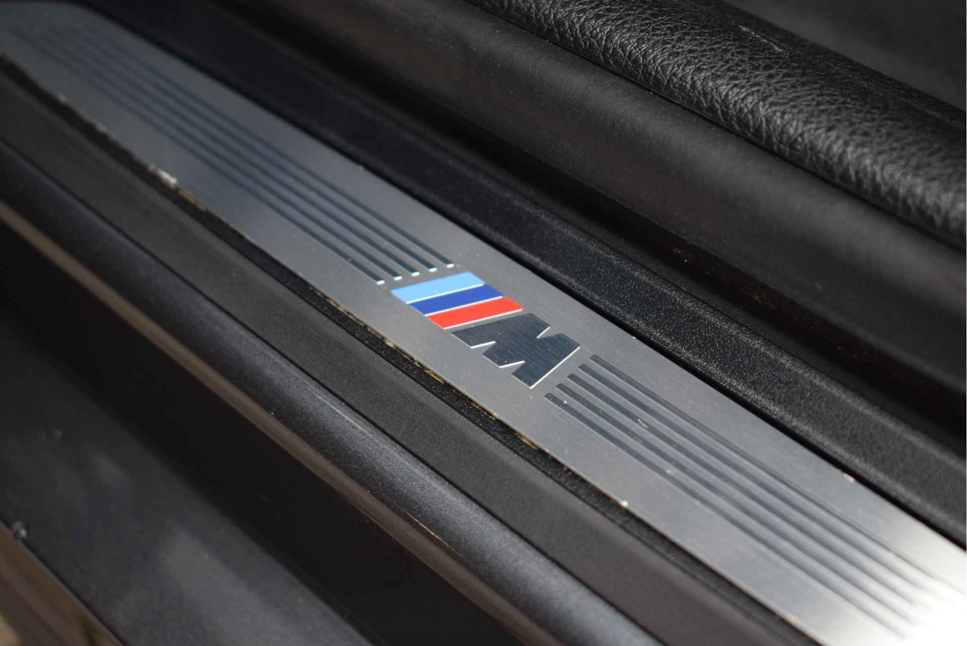 BMW 1-serie 118i Executive Automaat / Adaptieve LED / Sportstoelen / Park Assistant / M sportonderstel / Leder / Stoelverwarming - 21/28
