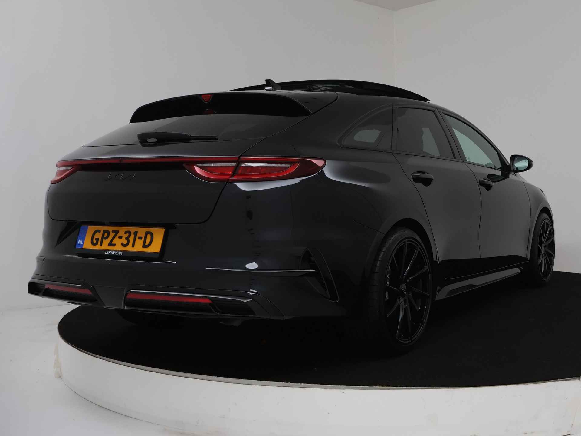 Kia ProCeed 1.5 T-GDi GT-PlusLine | Black Edition | 19 Inch Lichtmetalen velgen | Panoramadak | Beschikbaar per 10-01-2025 - 3/41