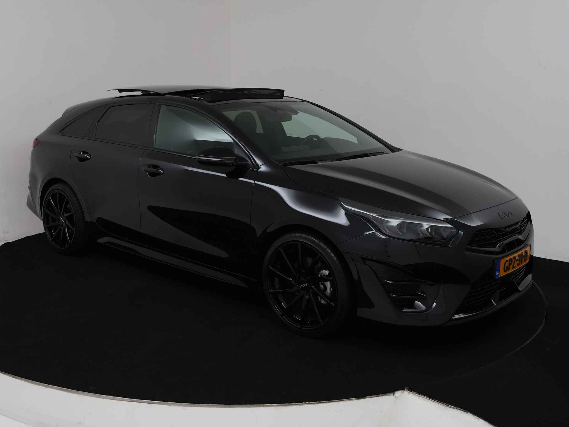 Kia ProCeed 1.5 T-GDi GT-PlusLine | Black Edition | 19 Inch Lichtmetalen velgen | Panoramadak | Beschikbaar per 10-01-2025 - 27/41