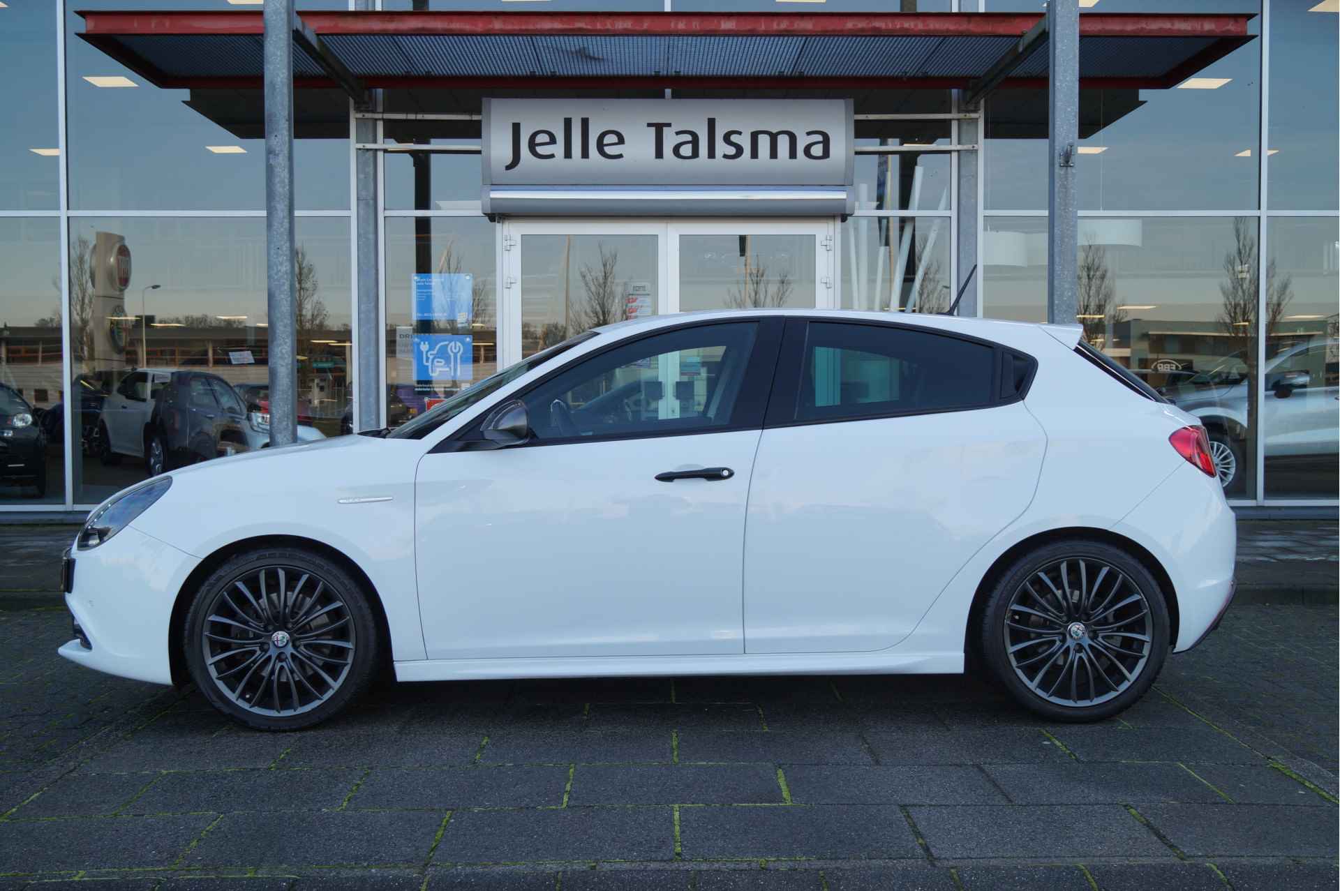 Alfa Romeo Giulietta 1.4 Turbo MultiAir Super TCT Automaat | Climate Control | 18" Lichtmetalen Velgen | Stoelverwarming - 8/29