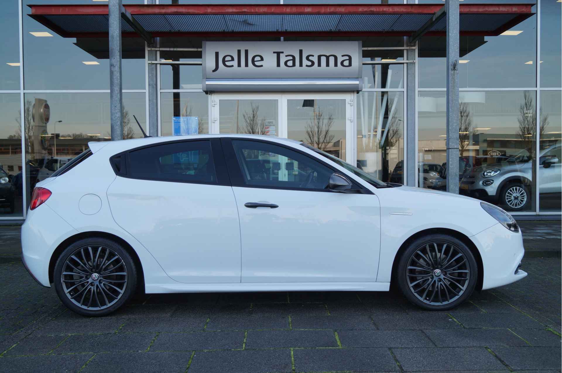 Alfa Romeo Giulietta 1.4 Turbo MultiAir Super TCT Automaat | Climate Control | 18" Lichtmetalen Velgen | Stoelverwarming - 9/29