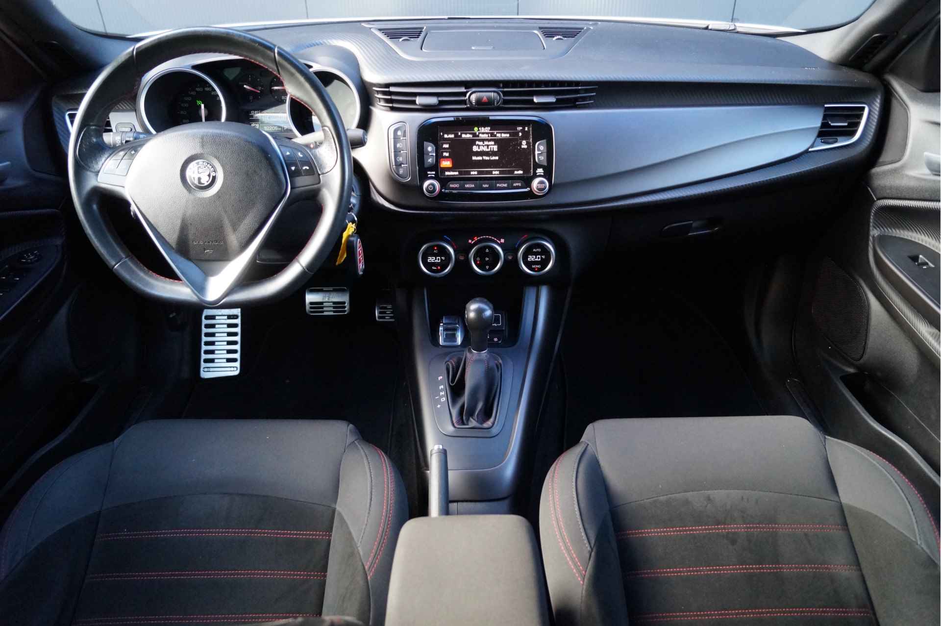 Alfa Romeo Giulietta 1.4 Turbo MultiAir Super TCT Automaat | Climate Control | 18" Lichtmetalen Velgen | Stoelverwarming - 13/29