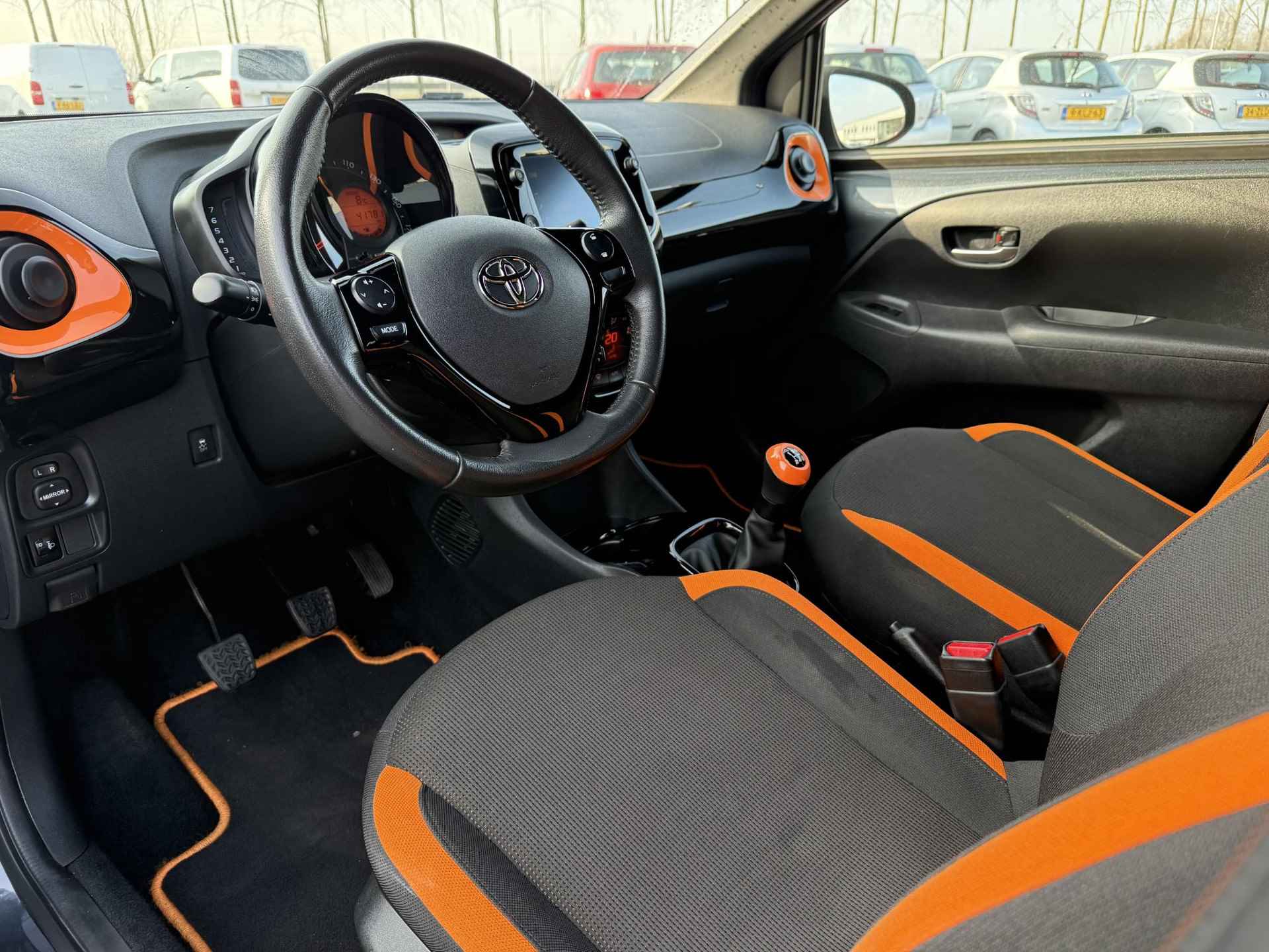 Toyota Aygo 1.0 VVT-i x-JBL - 2/24