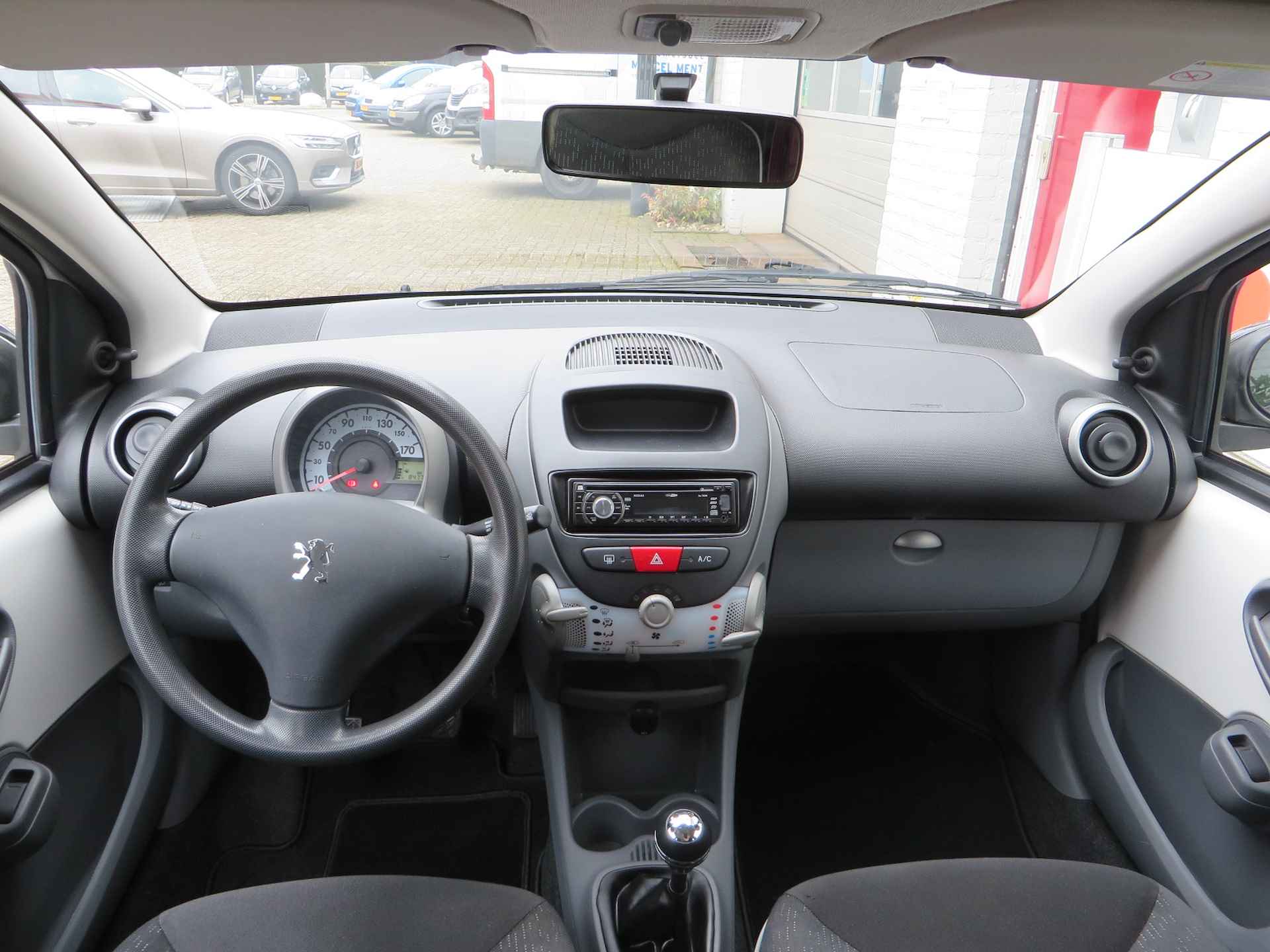 Peugeot 107 1.0 12V 68PK XS 5D/ Airco/ Origineel NL/ All season banden/ Lichtmetalen velgen/ Centrale vergrendeling/ Origineel NL/ NAP - 12/30