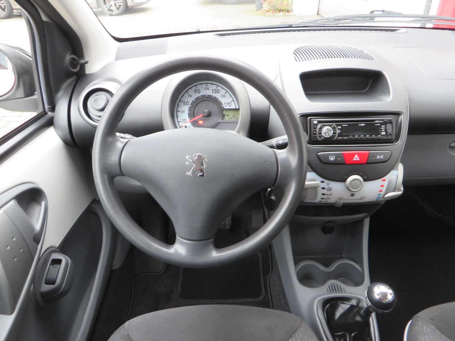 Peugeot 107 1.0 12V 68PK XS 5D/ Airco/ Origineel NL/ All season banden/ Lichtmetalen velgen/ Centrale vergrendeling/ Origineel NL/ NAP - 13/30