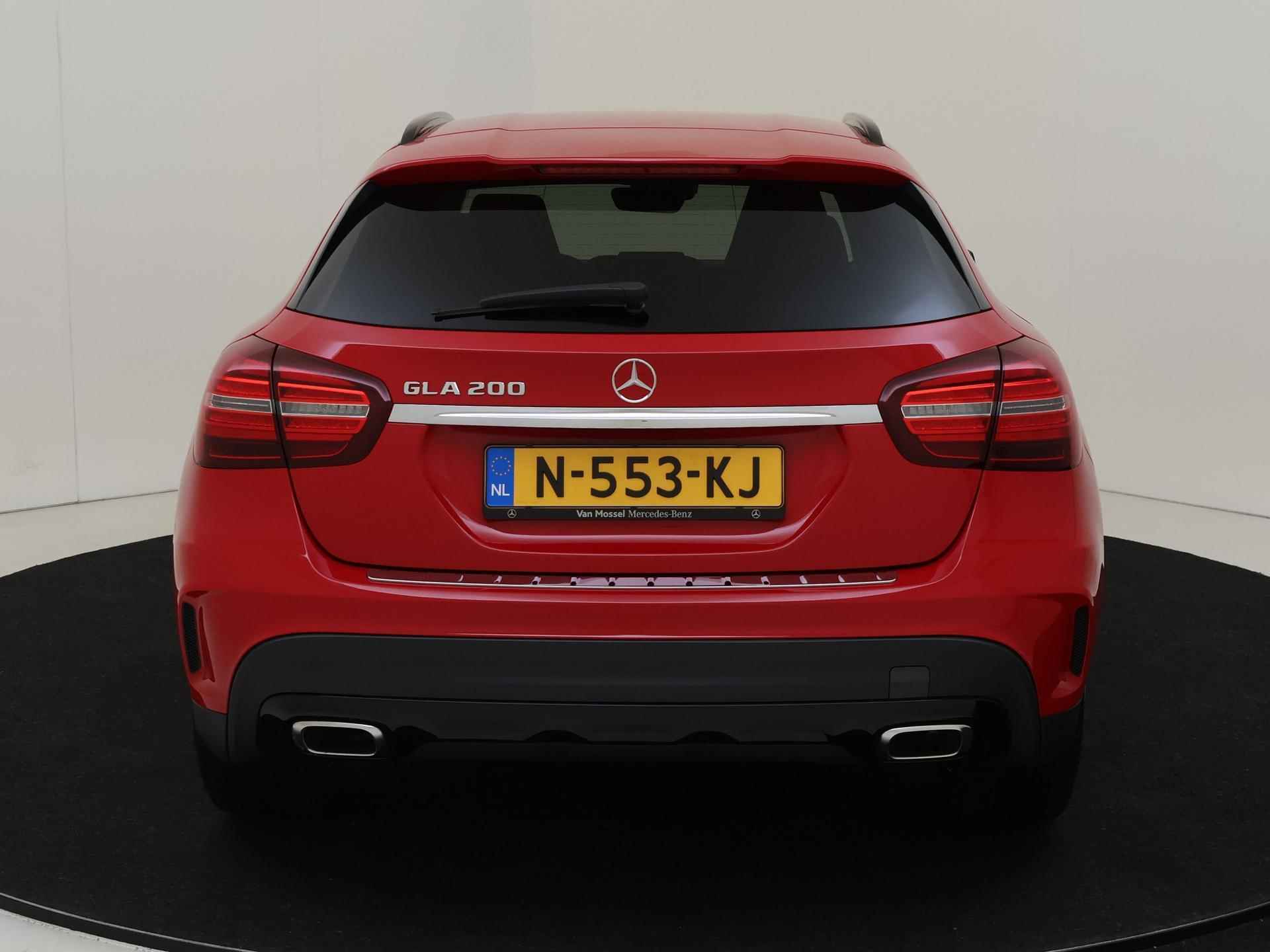 Mercedes-Benz GLA-klasse 200 Premium AMG /Night pakket /Leder /19 Inch - 8/30