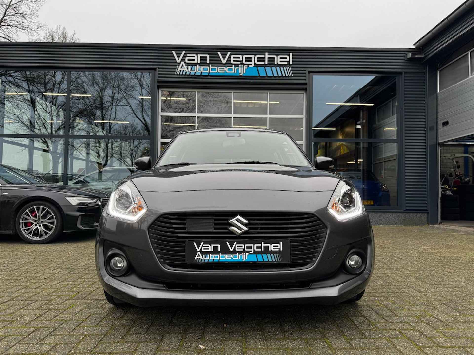 SUZUKI Swift 1.0 Boosterjet stijl / LED /AUTOMAAT / TREKHAAK / DAB - 8/22