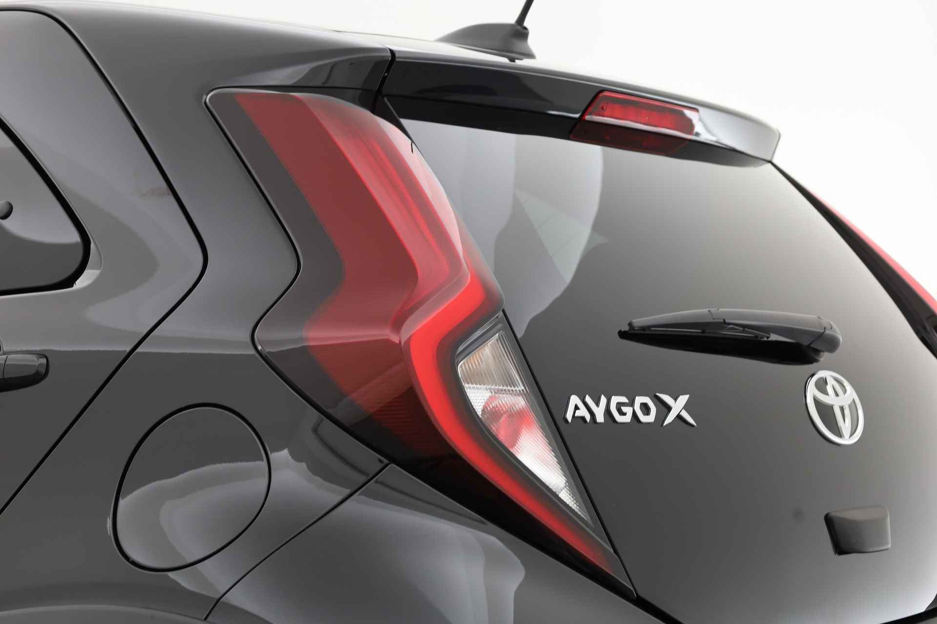Toyota Aygo X 1.0 VVT-i MT first | Navi by app | Camera | Clima | Adapt. Cruise - 22/23