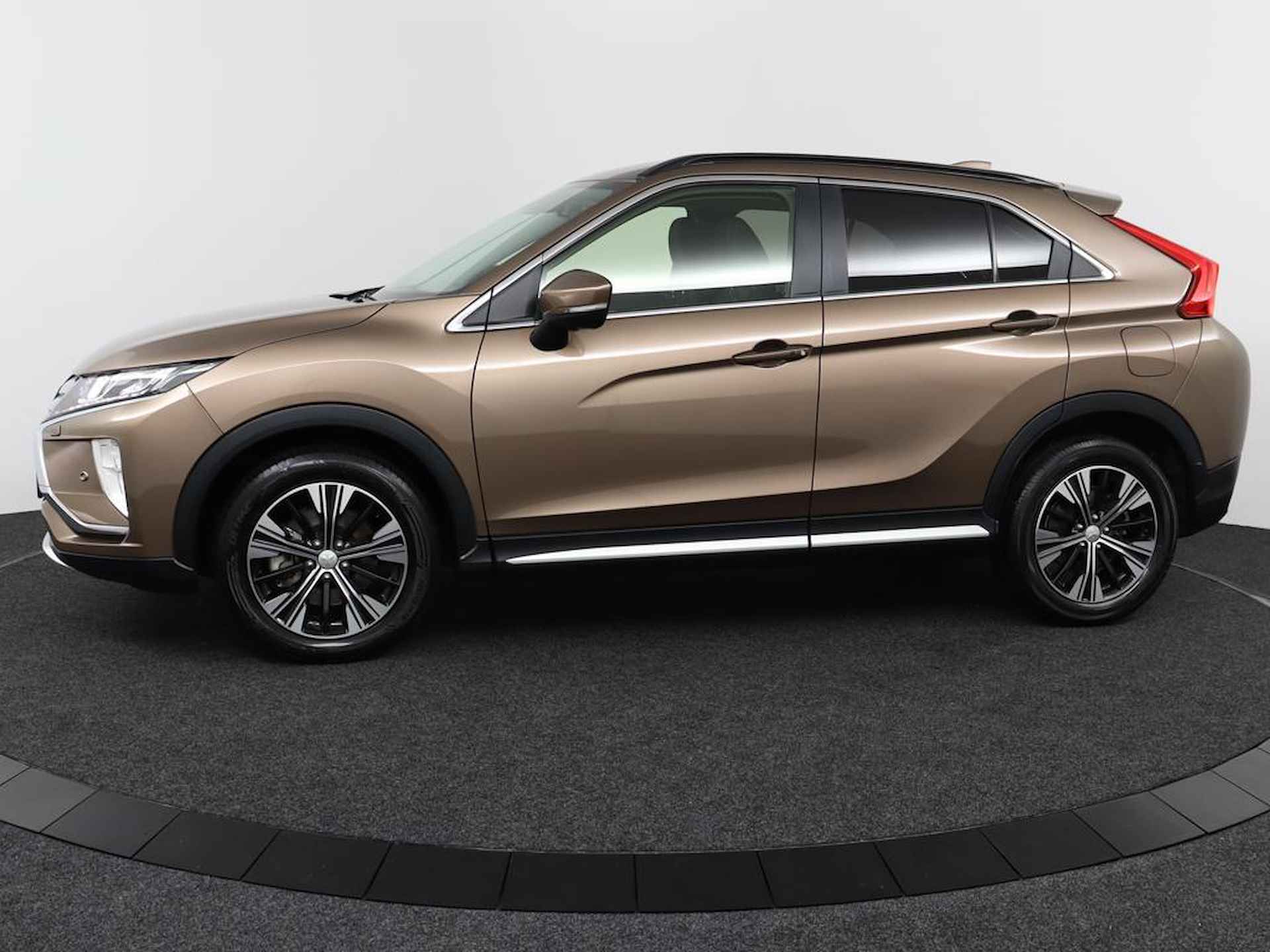 Mitsubishi Eclipse Cross 1.5 DI-T First Edition Automaat | 18'' Velgen | Apple Carplay/Android Auto NAVI | Privacy Glass | Haaienvin Antenne | Climate Control - 8/51