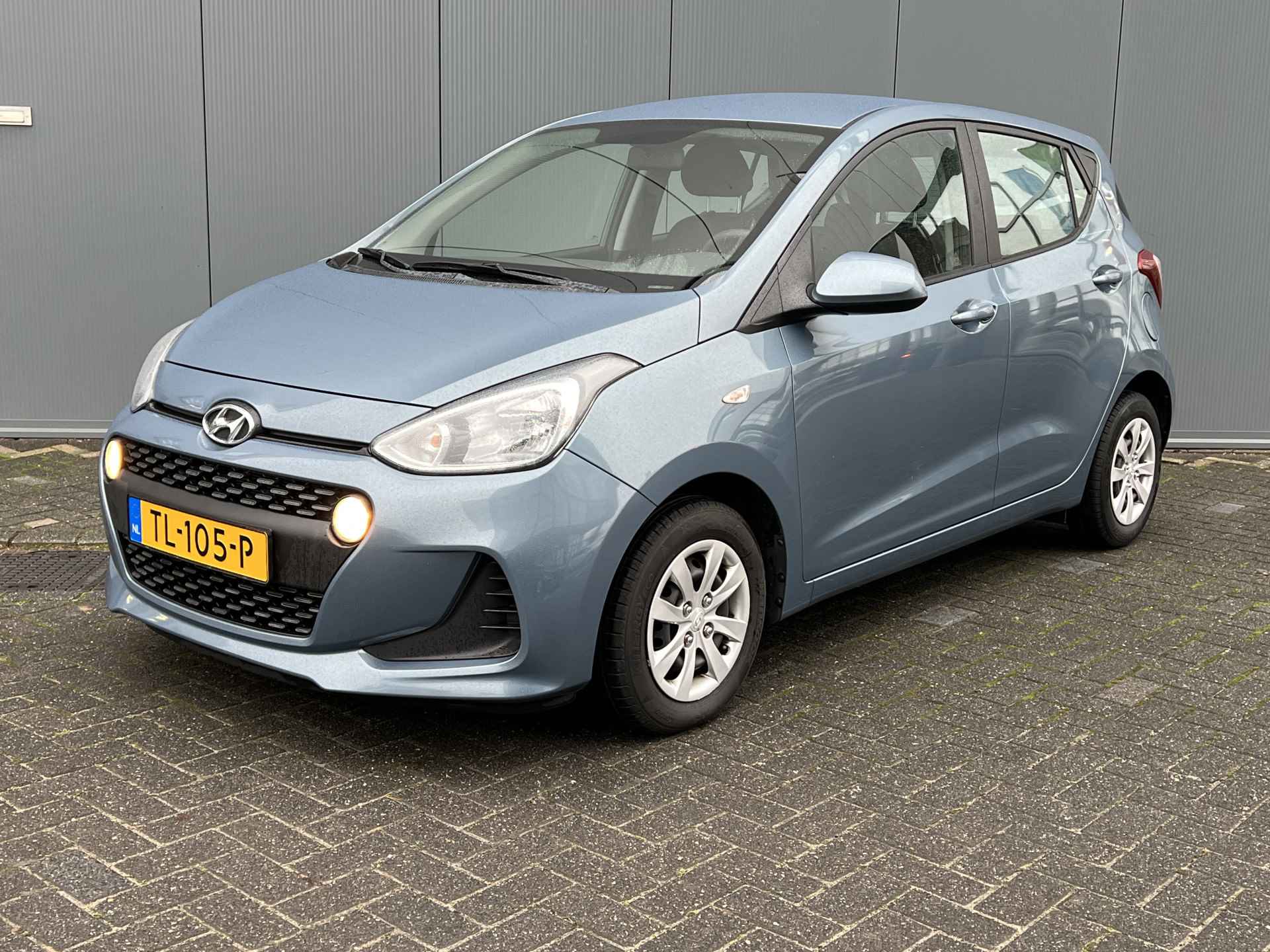 Hyundai i10 1.0i 67pk Comfort | Airco | Cruise controle | Boordcomputer | Bestuurdersstoel in hoogte verstelbaar | Elektrische ramen - 2/3