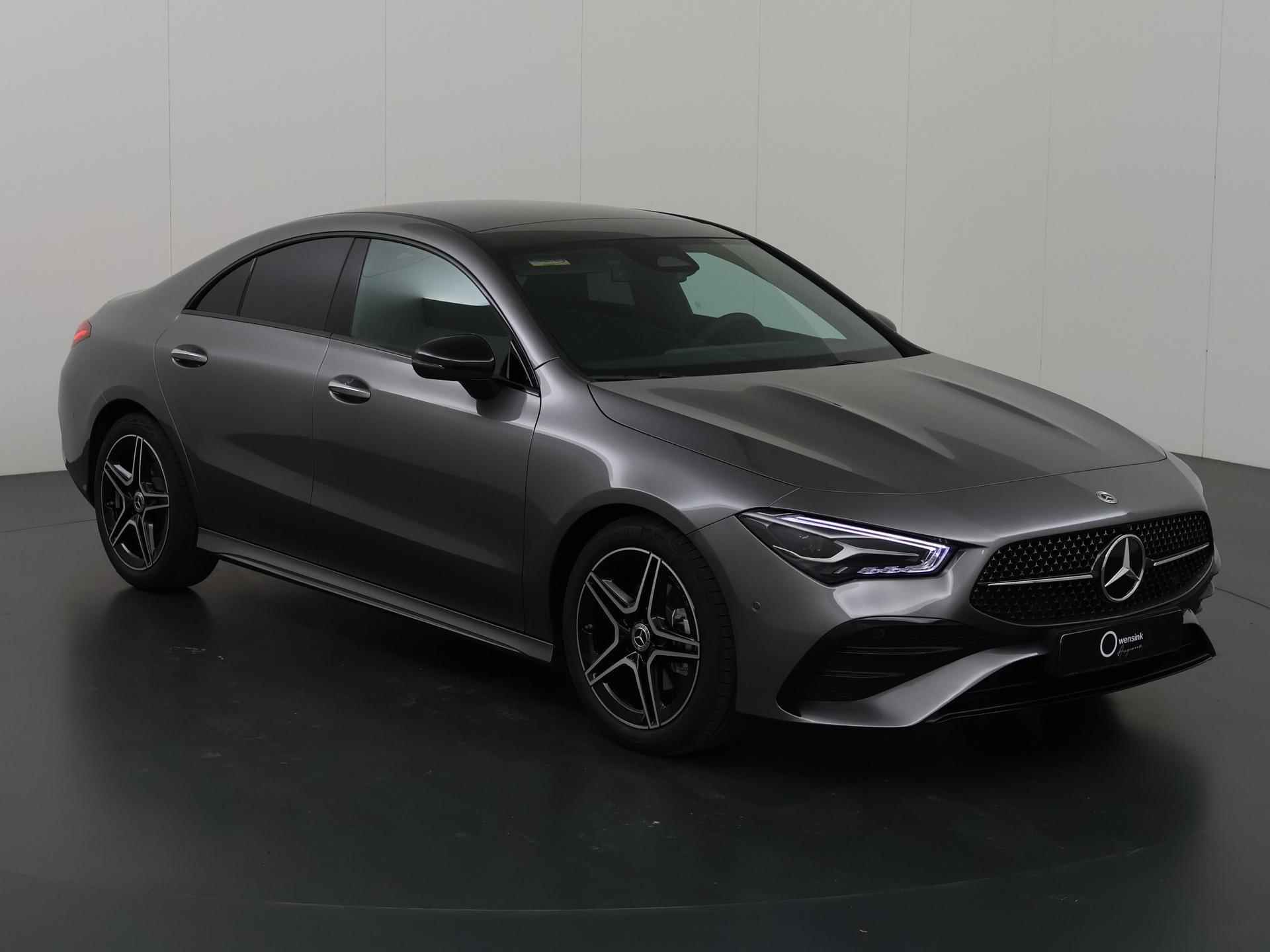 Mercedes-Benz CLA 180 Star Edition AMG Line | Panoramadak | 18-Inch | Nightpakket | Sfeerverlichting |  Keyless-Go | DAB+ - 24/46