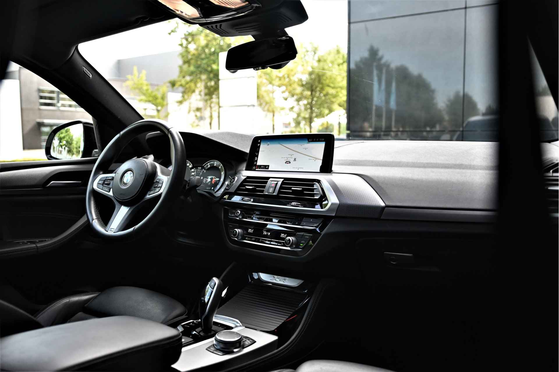 BMW X4 xDrive30i High Executive M Sport Automaat / Panoramadak / Sportstoelen / Parking Assistant Plus / LED / M Sportonderstel / Navigatie Professional / Leder - 4/25