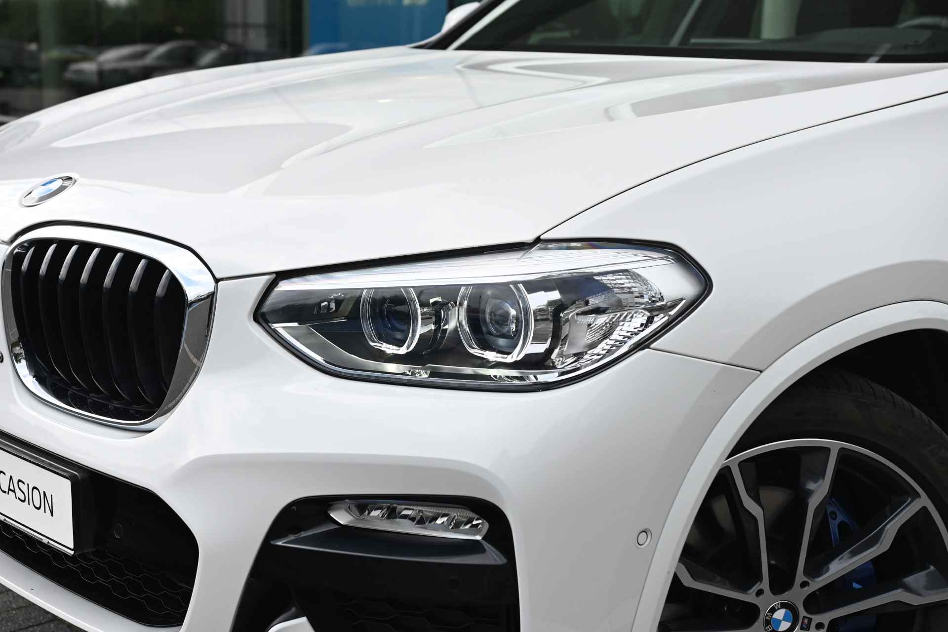 BMW X4 xDrive30i High Executive M Sport Automaat / Panoramadak / Sportstoelen / Parking Assistant Plus / LED / M Sportonderstel / Navigatie Professional / Leder - 23/25