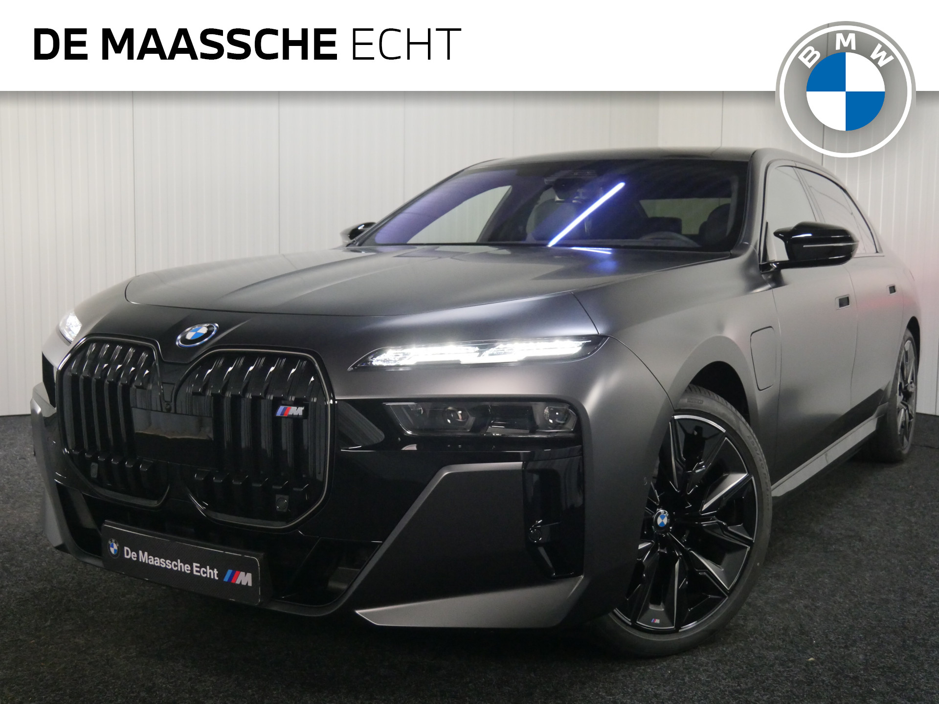 BMW 7 Serie M760e xDrive High Executive Automaat / Panoramadak Sky Lounge / Massagefunctie voor + achter / Bowers & Wilkins / Parking Assistant Professional / Active Steering