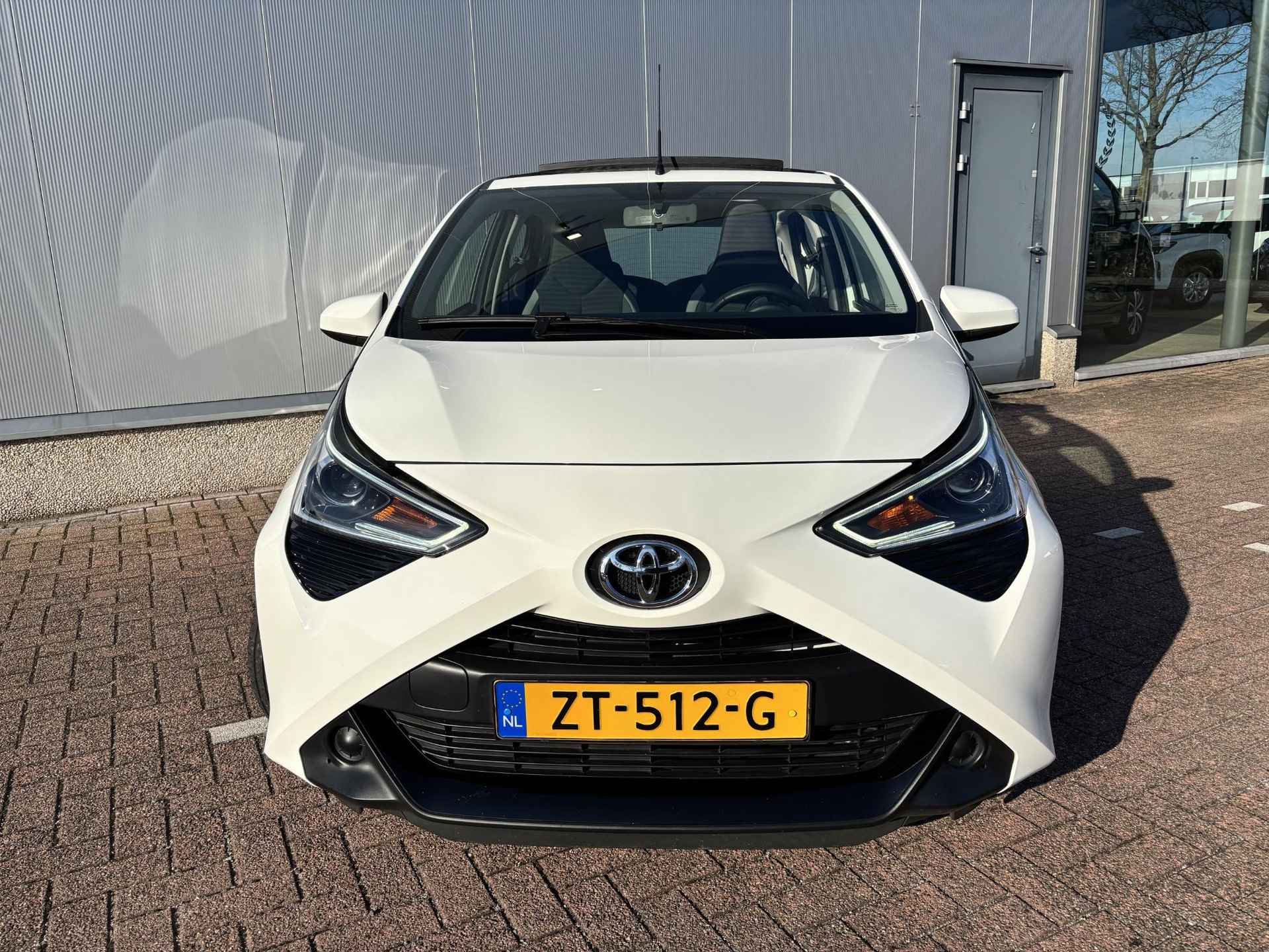 Toyota Aygo 1.0 VVT-i x-play limited Cabrio, Apple carplay, Android auto. - 8/45