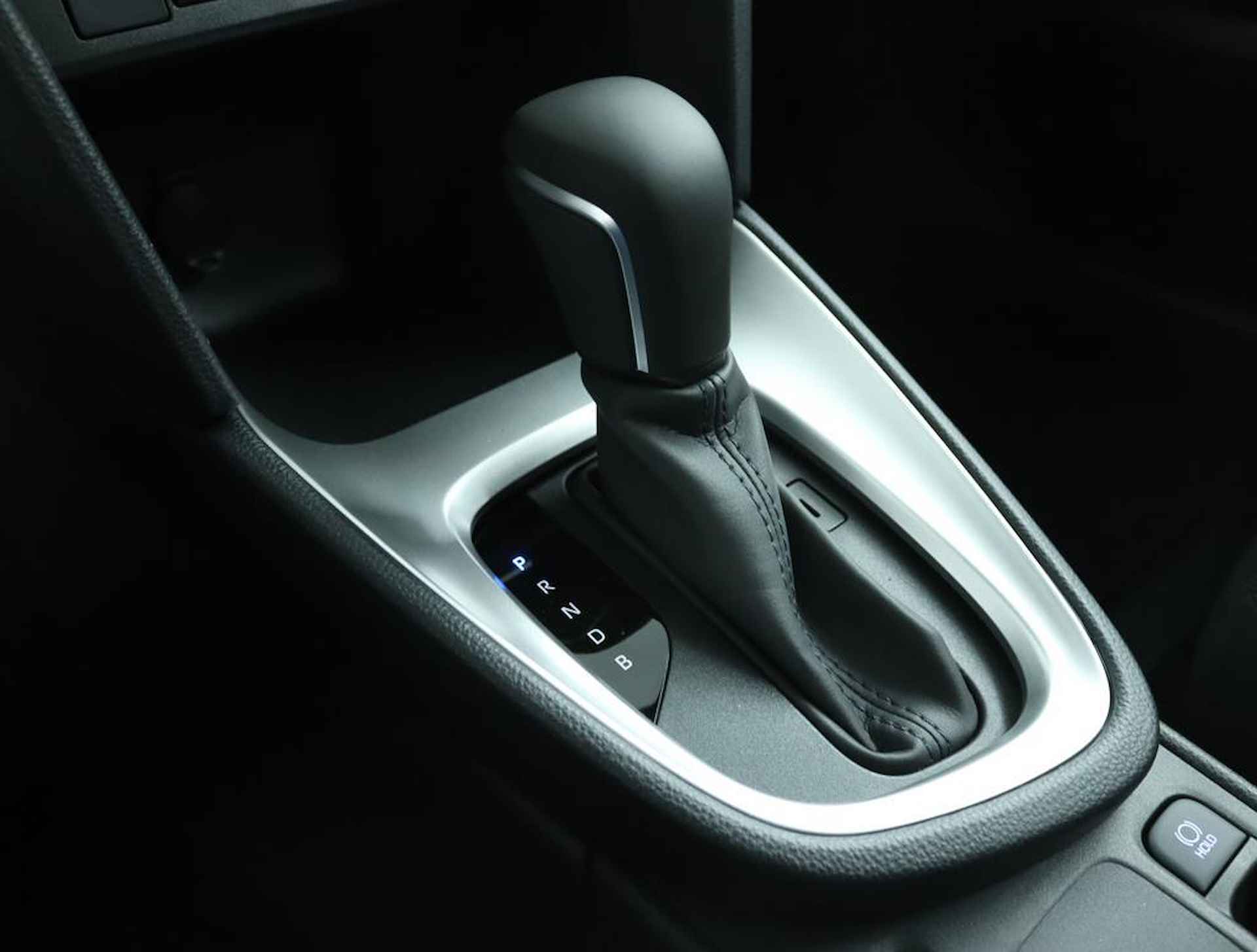 Toyota Yaris Cross Hybrid 115 Active | Adaptive Cruise Control | Airco | Achteruitrijcamera | Apple Carplay | Android Auto | - 26/49