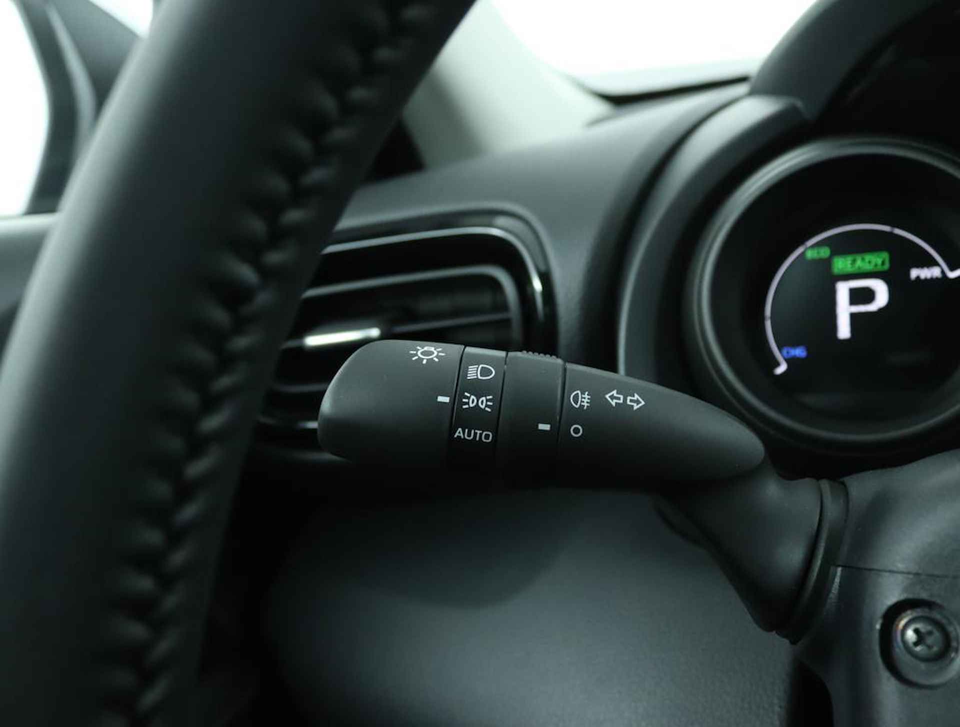 Toyota Yaris Cross Hybrid 115 Active | Adaptive Cruise Control | Airco | Achteruitrijcamera | Apple Carplay | Android Auto | - 29/49