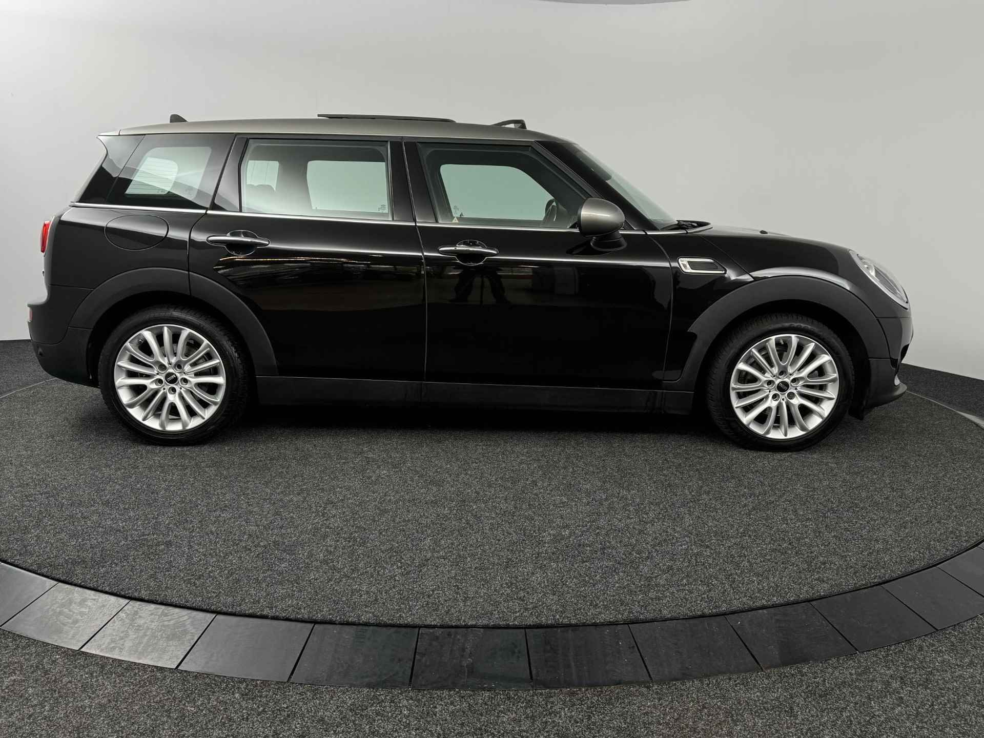 Mini Mini Clubman 1.5 Cooper | Navigatie | Panoramadak | Head-Up Display - 16/48