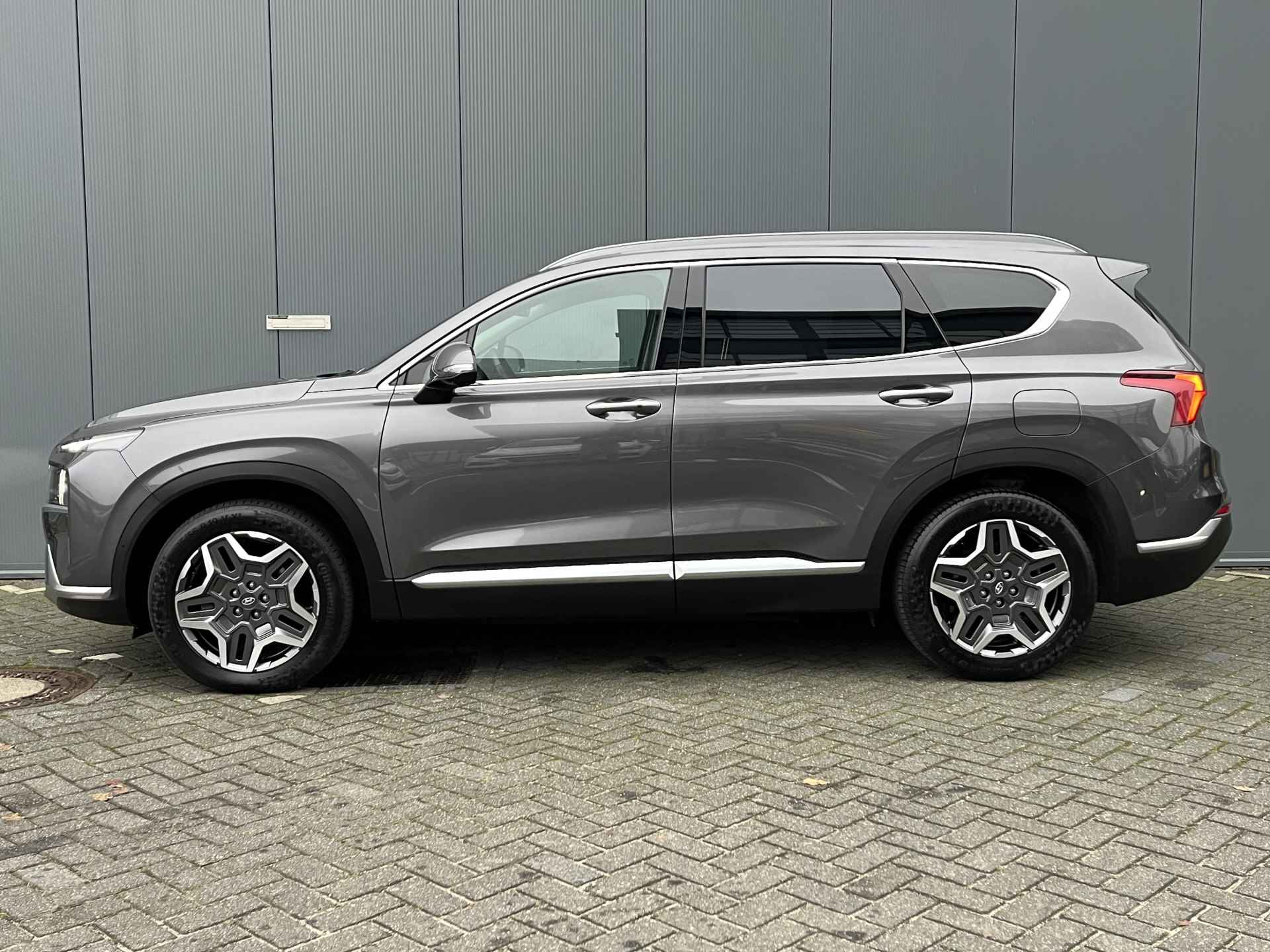 Hyundai Santa Fe PHEV 265pk 7-Zits Premium 4WD automaat | Leder | Climate | Keyless | Navigatie | Full - Led | Elek. Klep | 360 Camera | Krell Au - 2/39