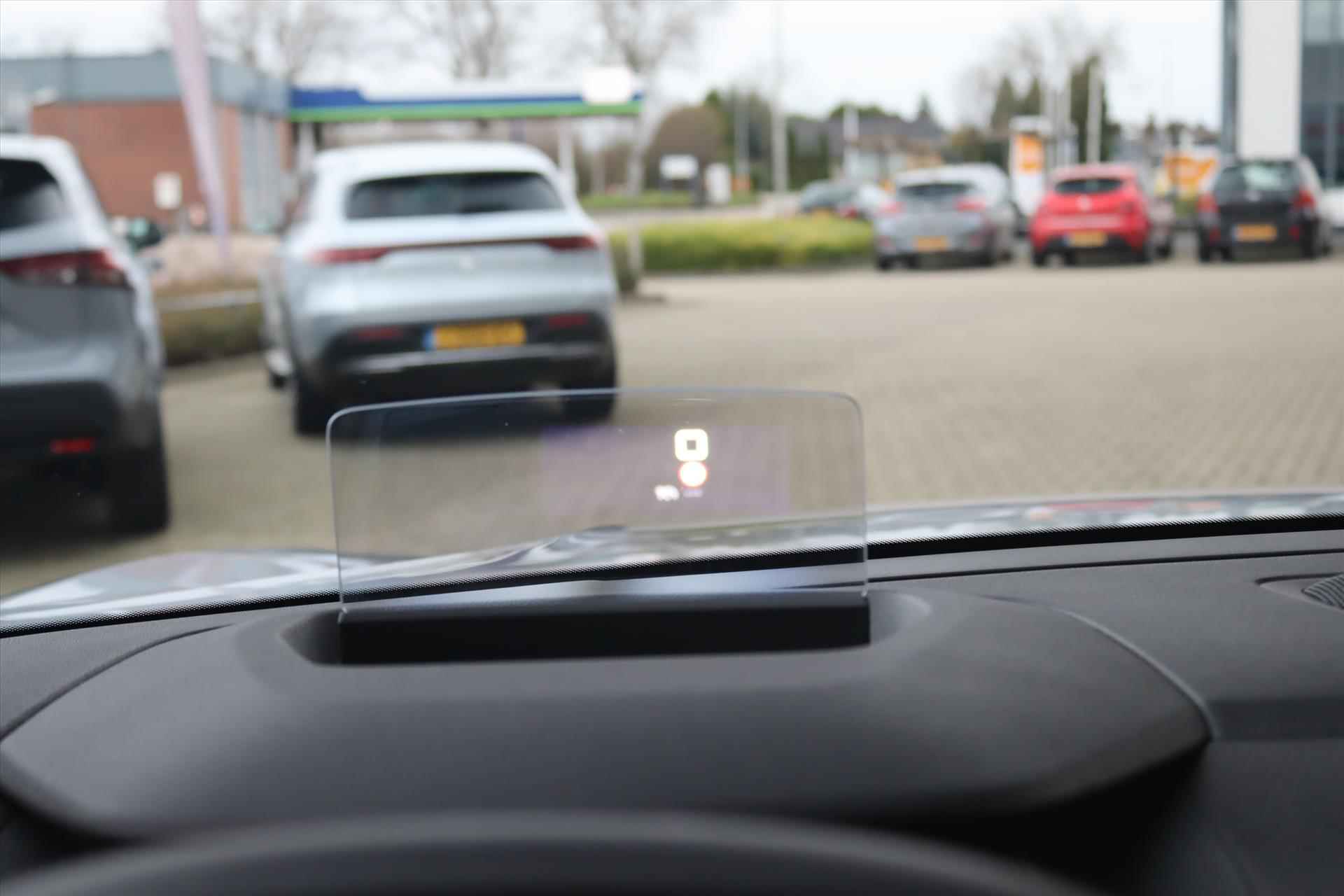 Citroen C4 1.2 PureTech 130PK SHINE Navi | Camera | Leer | NL Auto | Head Up | Dab | Led | Audio Premium | 1e Eigenaar | - 30/57