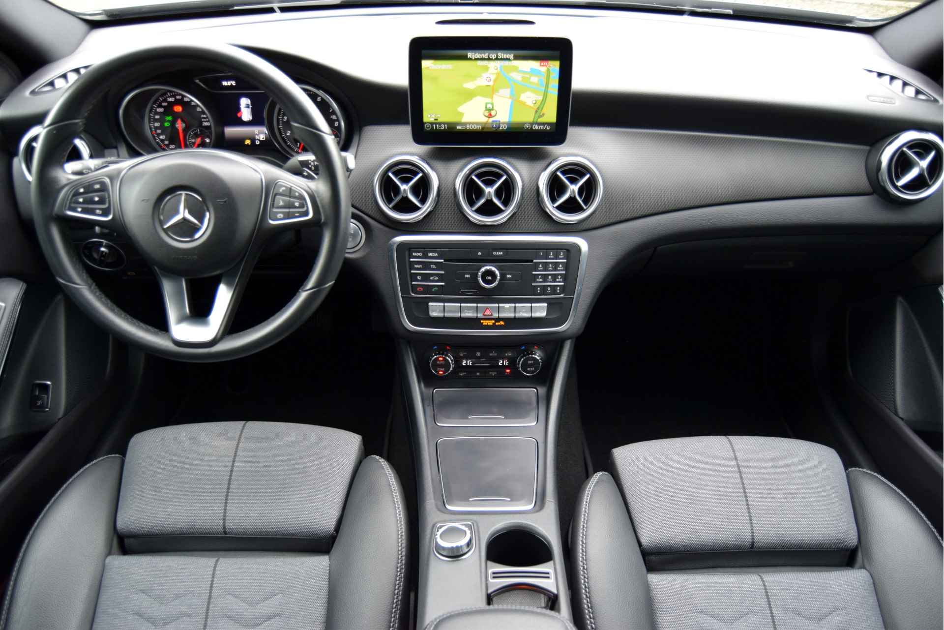 Mercedes-Benz GLA 180 Business Solution Style 43.000km NAP Camera Stoelverwarming Afn trekhaak - 15/46