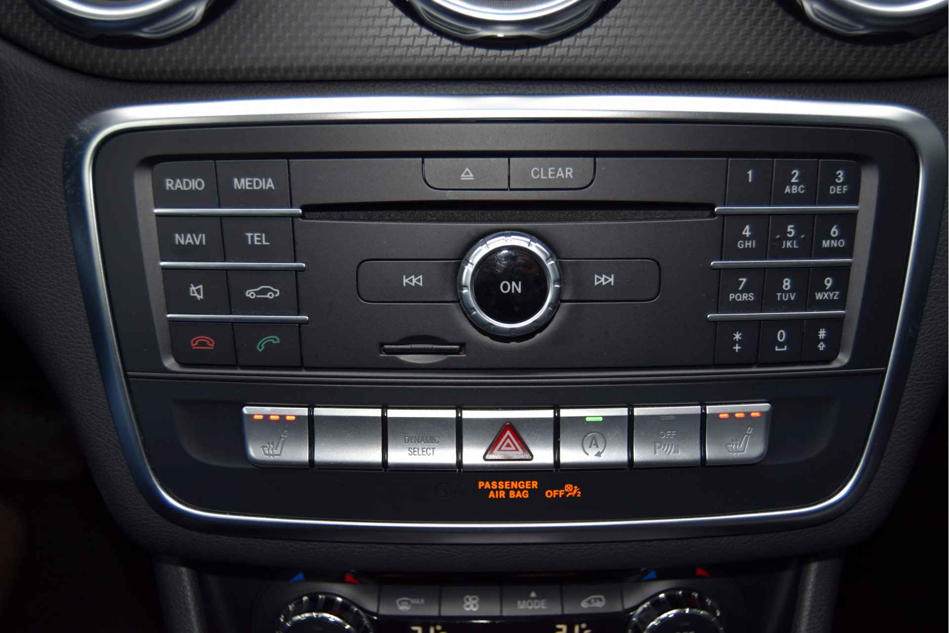 Mercedes-Benz GLA 180 Business Solution Style 43.000km NAP Camera Stoelverwarming Afn trekhaak - 29/46