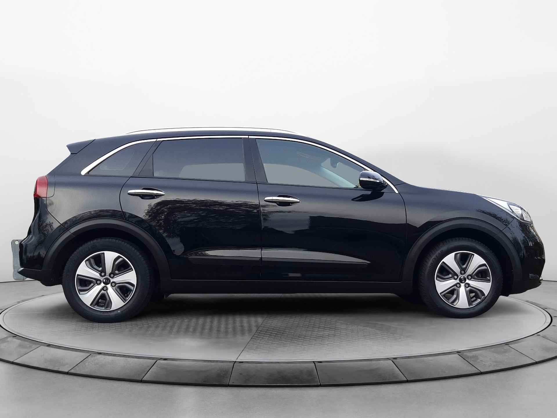 Kia Niro 1.6 GDi Hybrid DynamicLine (105 PK) 1e-Eig, Kia-Dealer-Onderh, 12-Mnd-BOVAG, NL-Auto, Trekhaak, Navigatie/Apple-Carplay/Android-Auto, Cruisecontrol, Achteruitrijcamera, Parkeersensoren, Licht-Zicht-Pakket, Lm-Velgen-16Inch, Privacy-Glas - 5/34