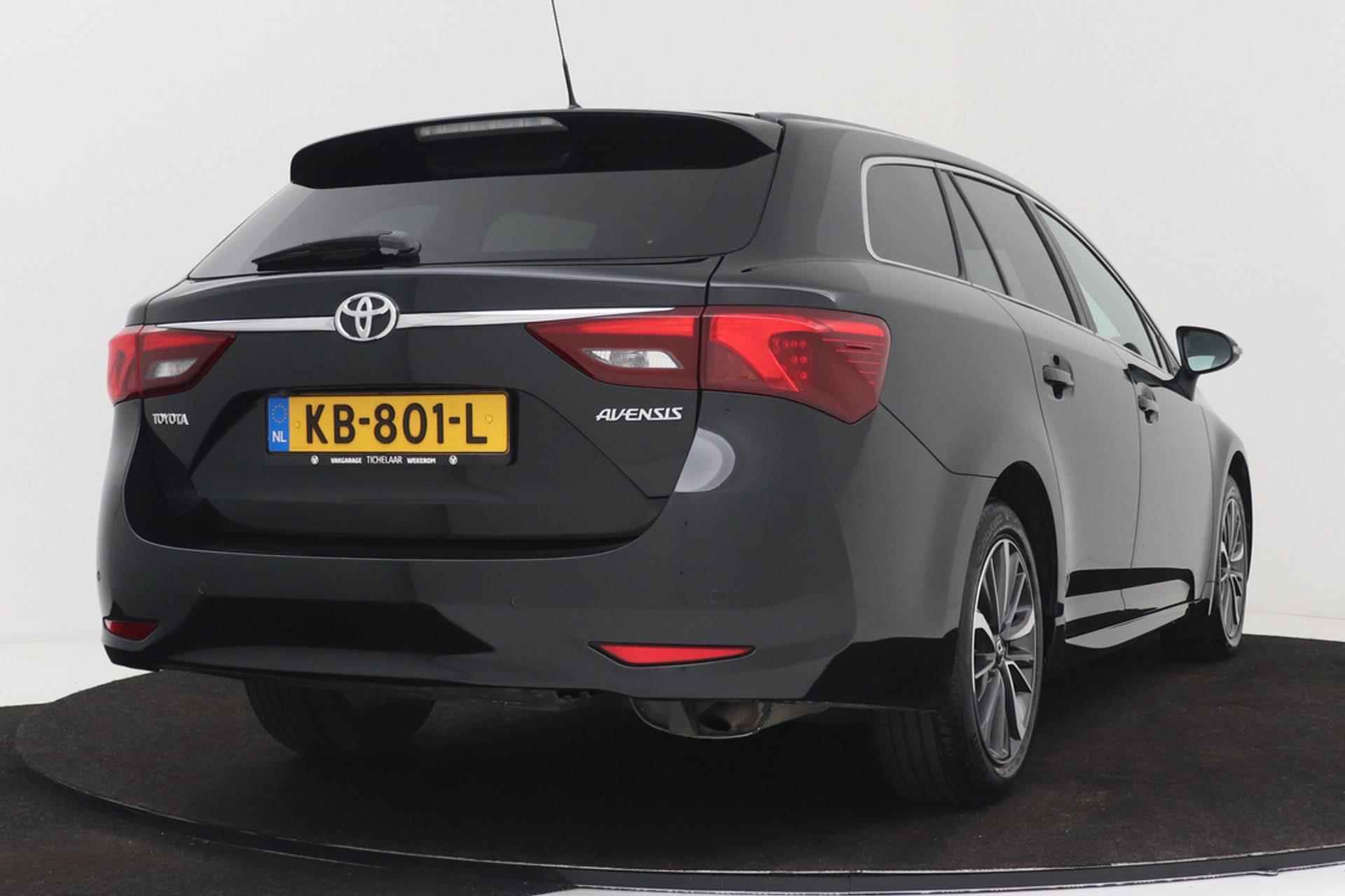 Toyota Avensis Touring Sports 1.8 VVT-i Lease Pro | Automaat | Navigatie | Stoelverwarming | Climate Control | - 9/43