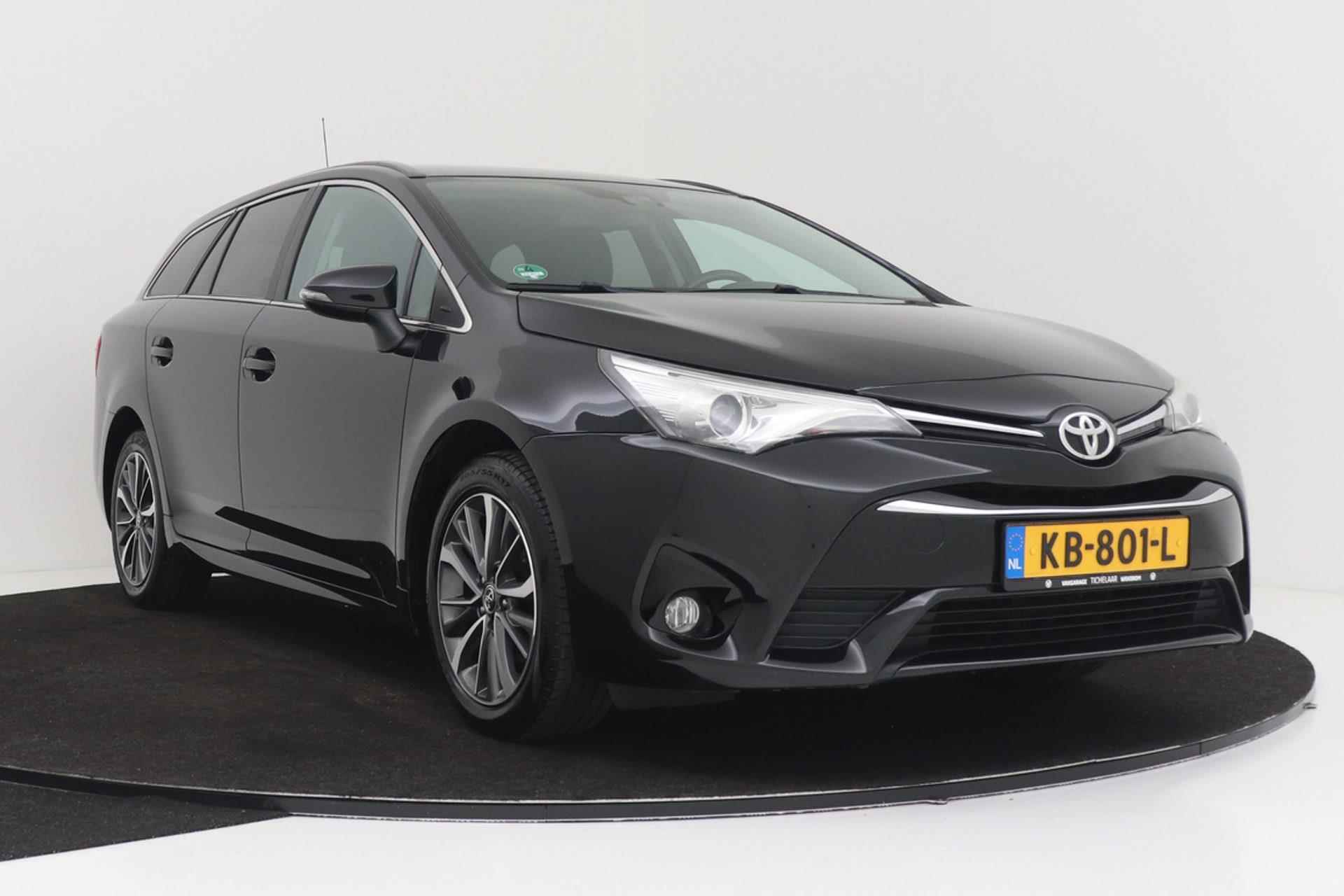 Toyota Avensis Touring Sports 1.8 VVT-i Lease Pro | Automaat | Navigatie | Stoelverwarming | Climate Control | - 11/43