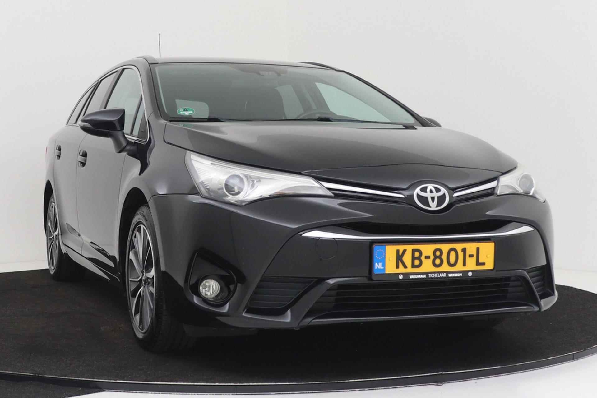 Toyota Avensis Touring Sports 1.8 VVT-i Lease Pro | Automaat | Navigatie | Stoelverwarming | Climate Control | - 12/43