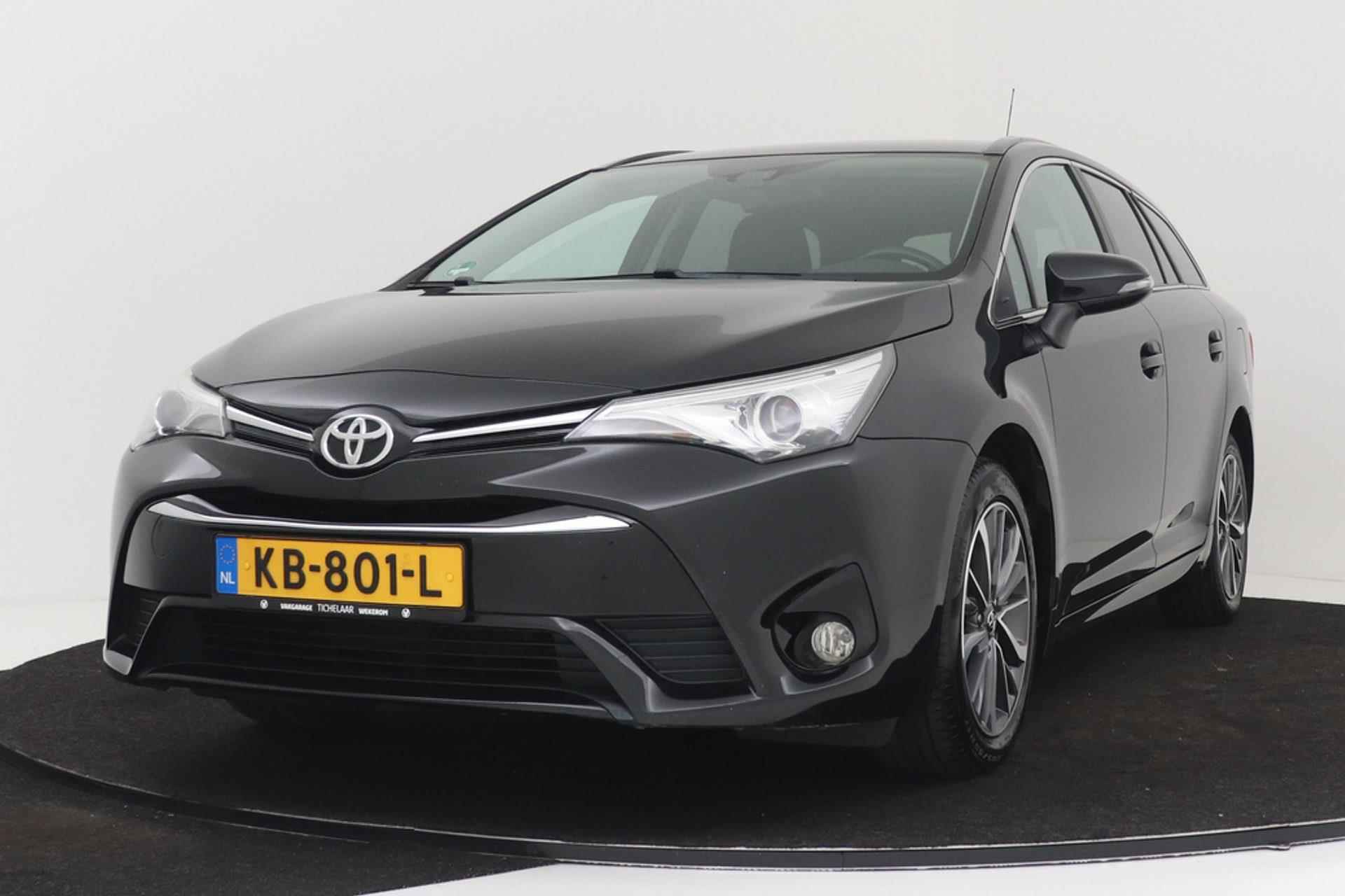 Toyota Avensis Touring Sports 1.8 VVT-i Lease Pro | Automaat | Navigatie | Stoelverwarming | Climate Control | - 13/43