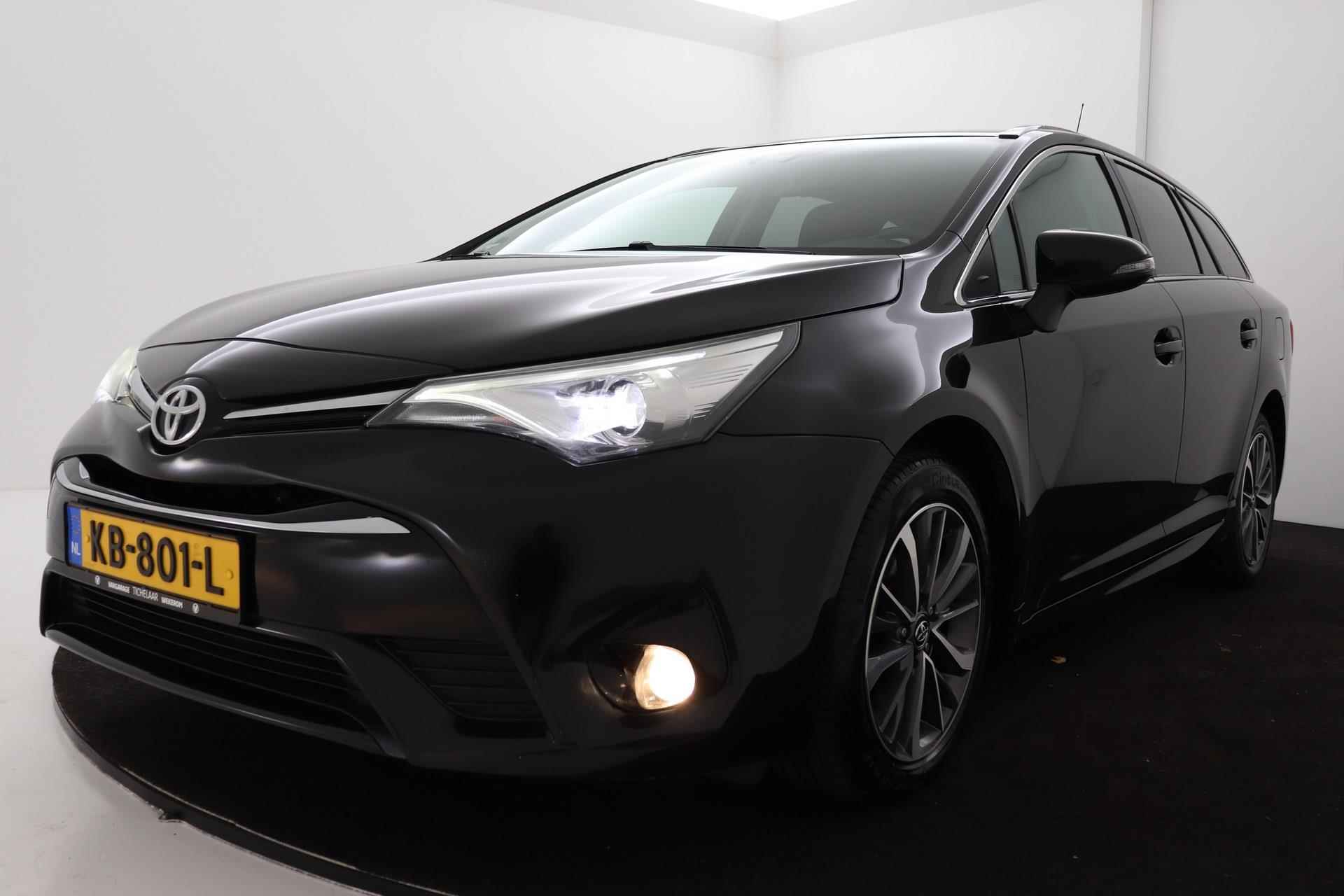 Toyota Avensis Touring Sports 1.8 VVT-i Lease Pro | Automaat | Navigatie | Stoelverwarming | Climate Control | - 37/43