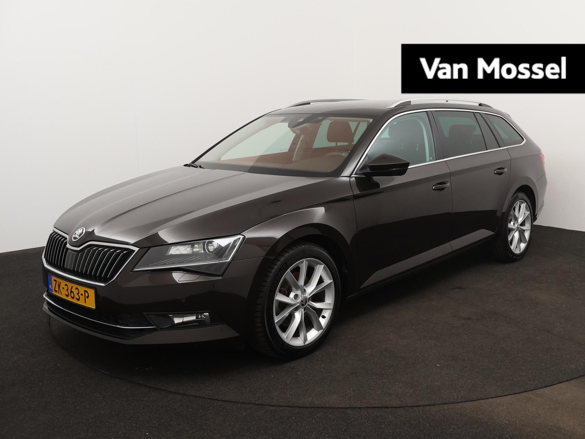 Skoda Superb Combi 1.5 TSI ACT Business Edition | CRUISE CONTROL | NAVIGATIE | HALF-LEDER | STOELVERWARMING | CAMERA |