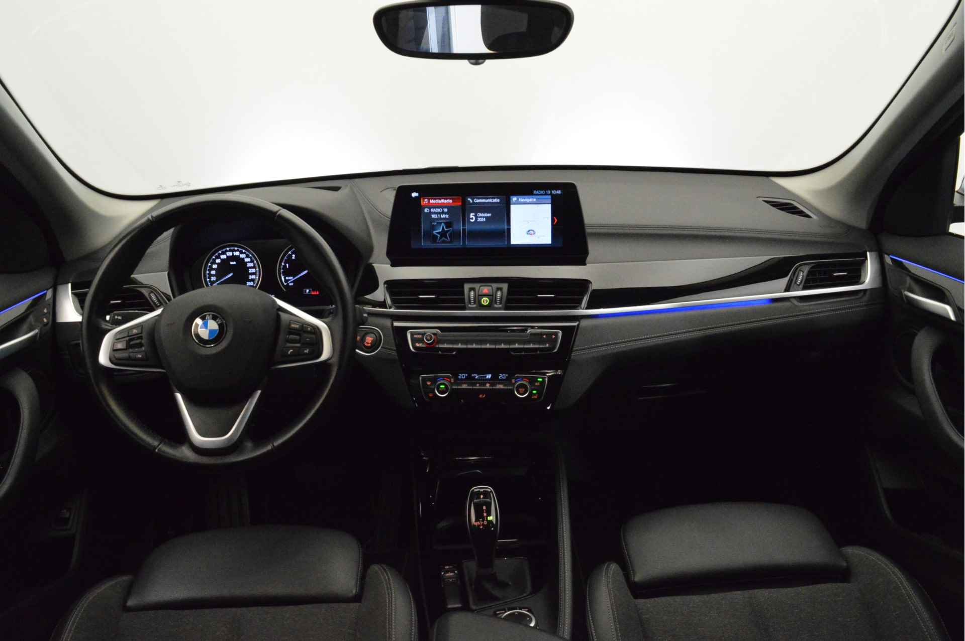 BMW X1 sDrive20i Executive Sport Line Automaat / Adaptieve LED / Head-Up / Sportstoelen / Navigatie Plus / Cruise Control - 10/23