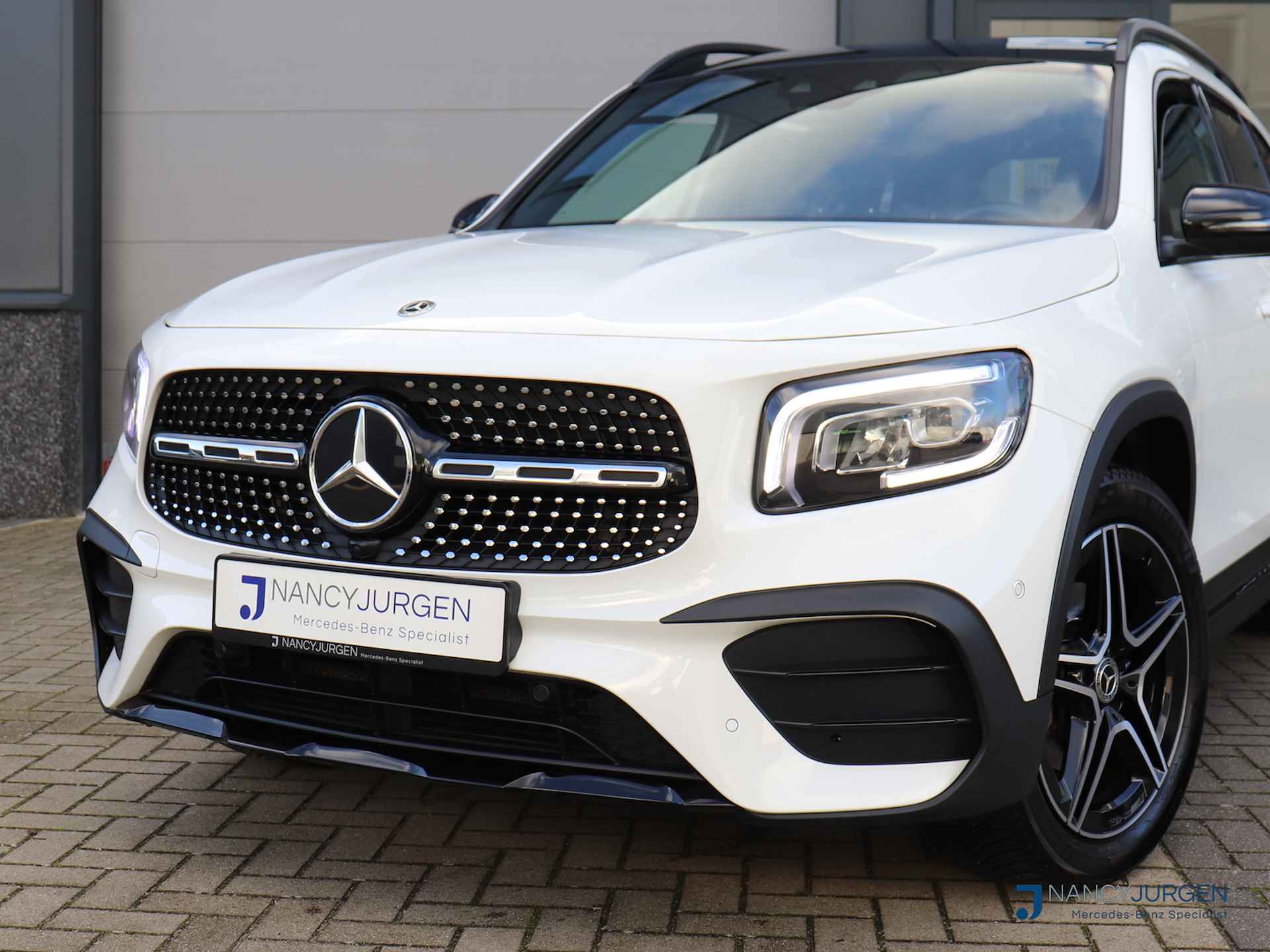 Mercedes-Benz GLB 200 AMG | 7G Aut | Ambiente | Aut. Airco | Business | LED | MBUX | Night Pakket | Elektr. Panorama Schuifdak | Parkeer Pakket | Trekhaak Zwenkbaar | - 8/47