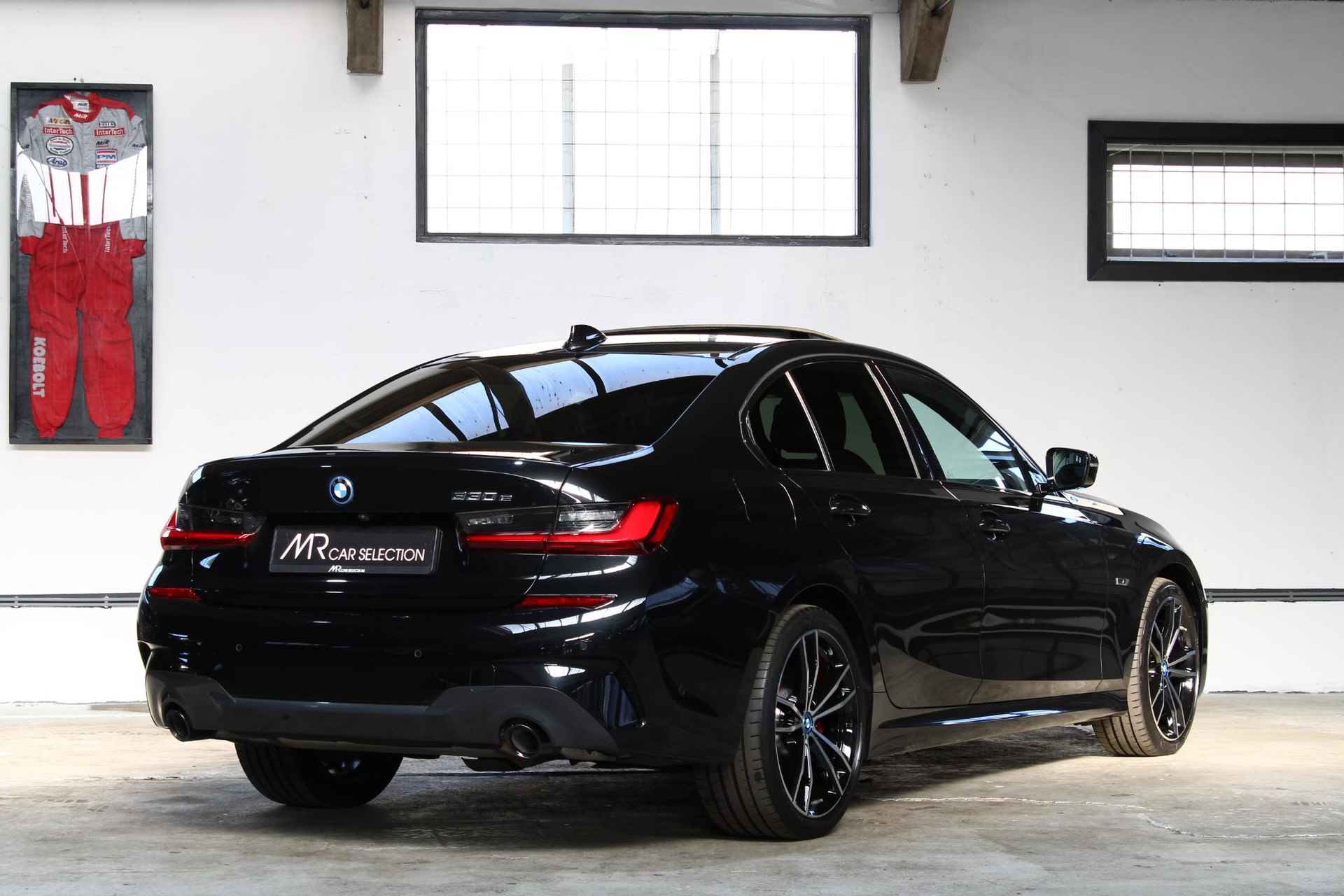 BMW 3-serie 330e High Executive | M-Sport Plus | Schuifdak | 19 inch | Memory | Apple Carplay | Camera | NL Auto | - 7/34