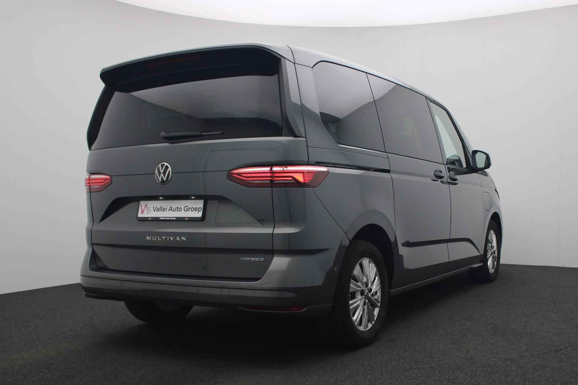 Volkswagen Multivan 7 pers. 1.4 218PK DSG eHybrid L1H1 Life | Pano | IQ Light | Camera | Trekhaak | Standkachel | 17 inch - 5/56