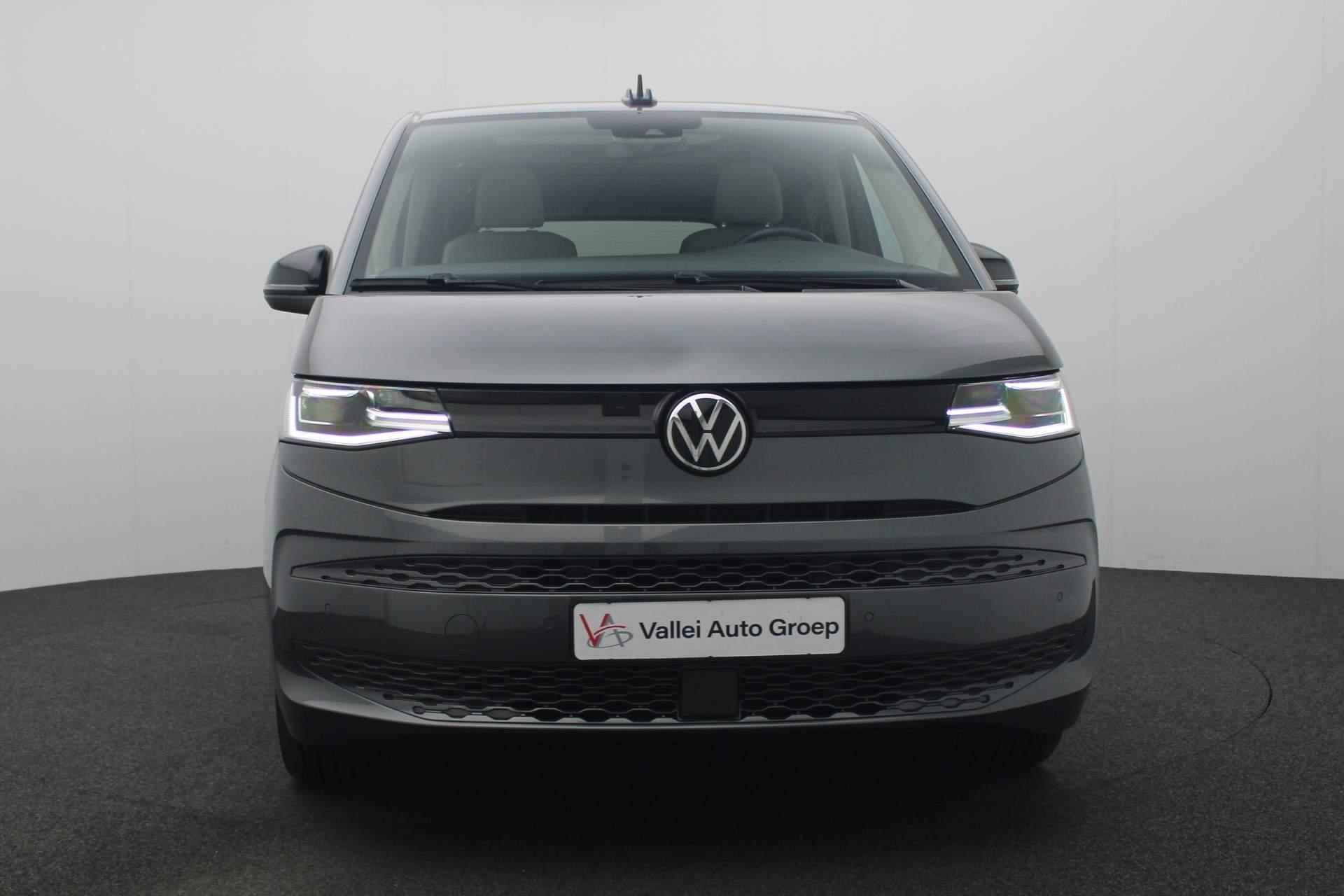 Volkswagen Multivan 7 pers. 1.4 218PK DSG eHybrid L1H1 Life | Pano | IQ Light | Camera | Trekhaak | Standkachel | 17 inch - 25/56