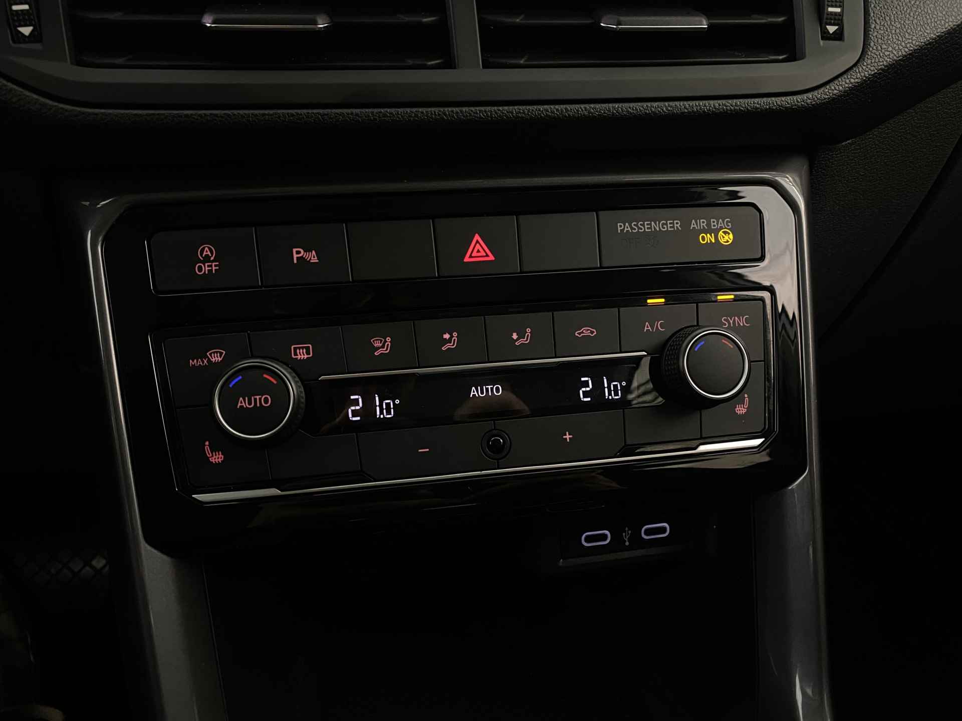 Volkswagen T-Cross 1.0 TSI R-Line Automaat | Apple Carplay | Climate Control | DAB | ACC | - 18/44