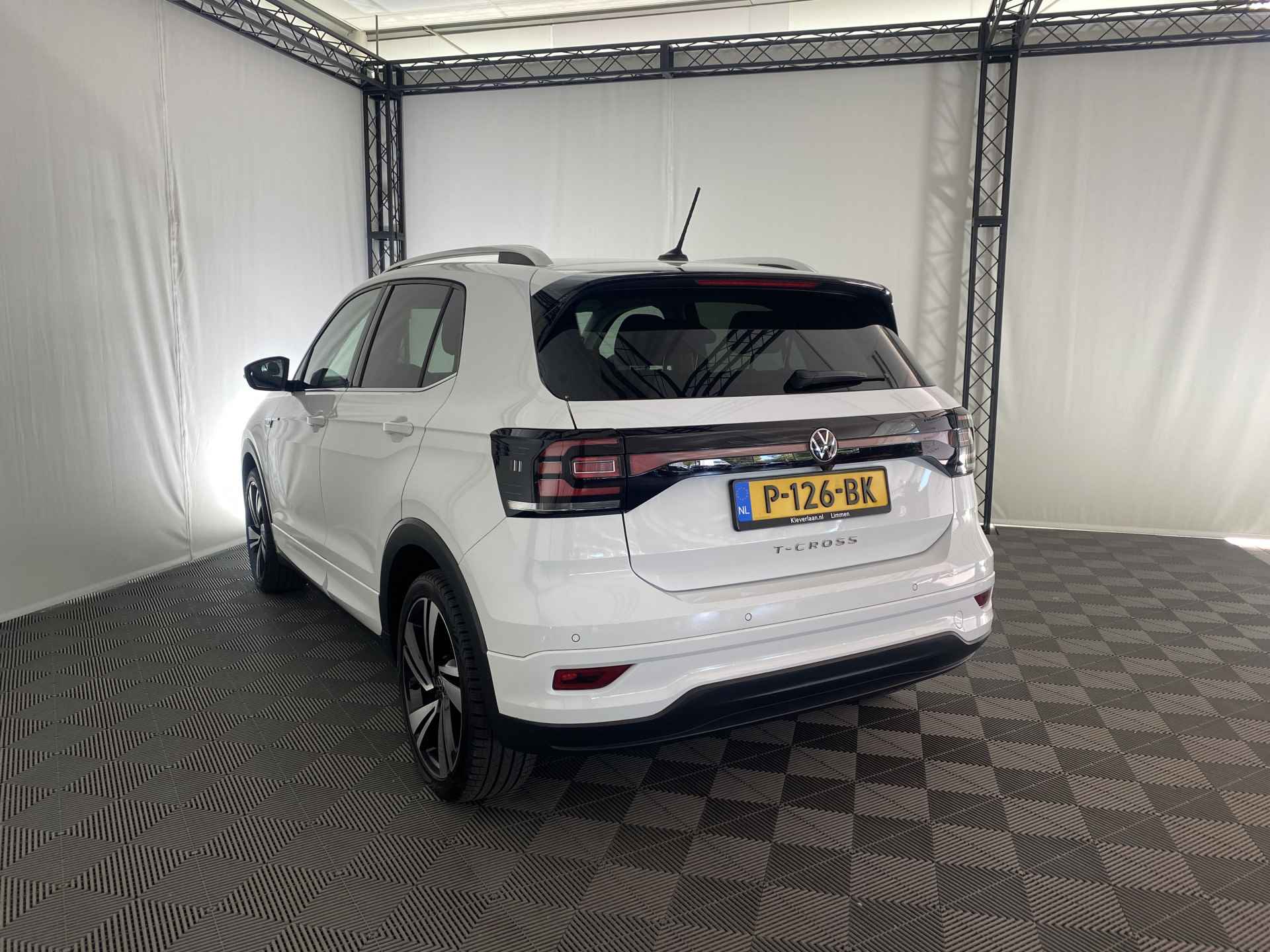 Volkswagen T-Cross 1.0 TSI R-Line Automaat | Apple Carplay | Climate Control | DAB | ACC | - 28/44