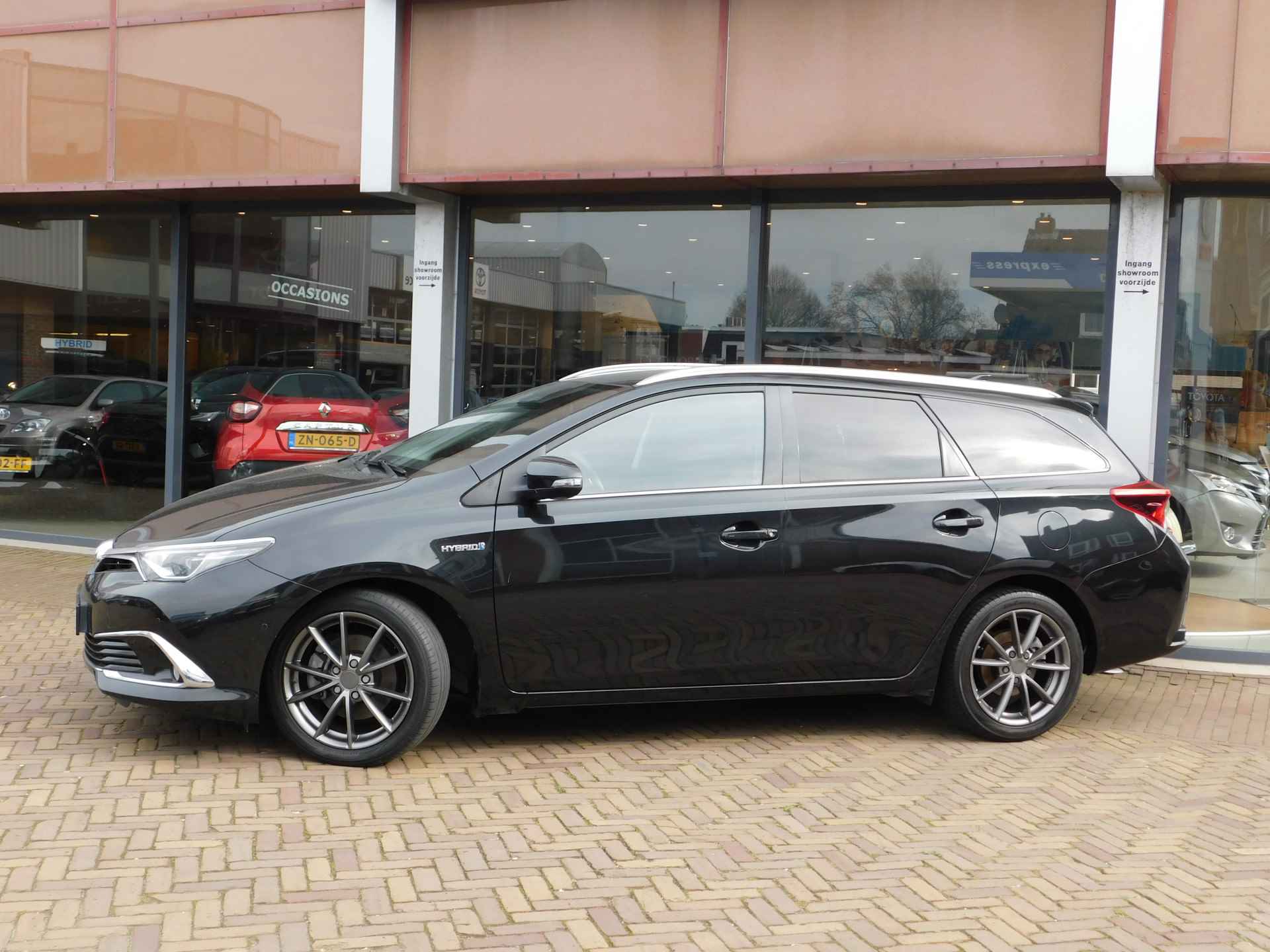 Toyota Auris Touring Sports 1.8 Hybrid Lease Exclusive LEER - 3/39