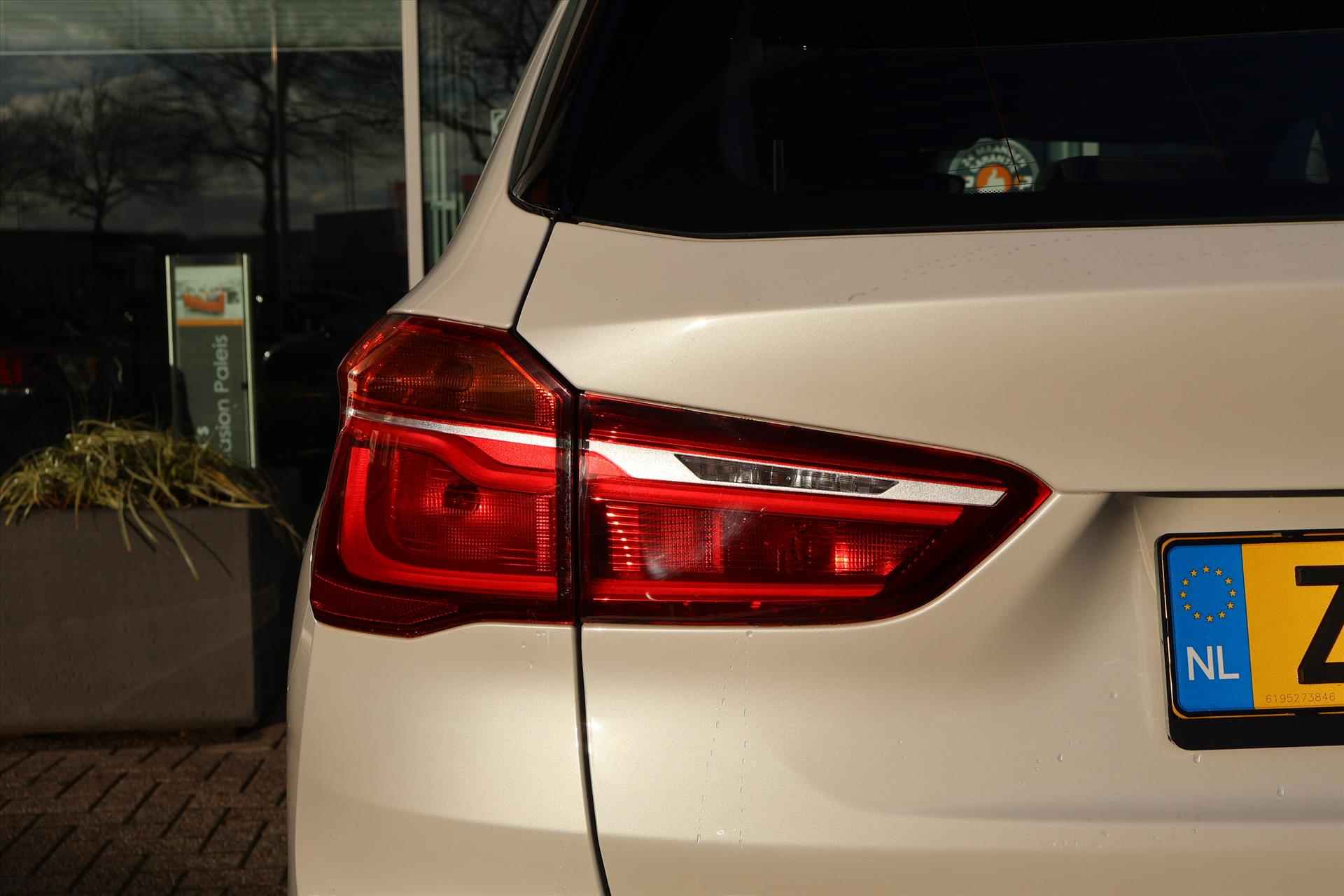 BMW X1 (f48) sDrive20i High Executive 192pk Aut | Leder | Navi | Stoelverwarming | LED | Cruise | Climate - 32/41