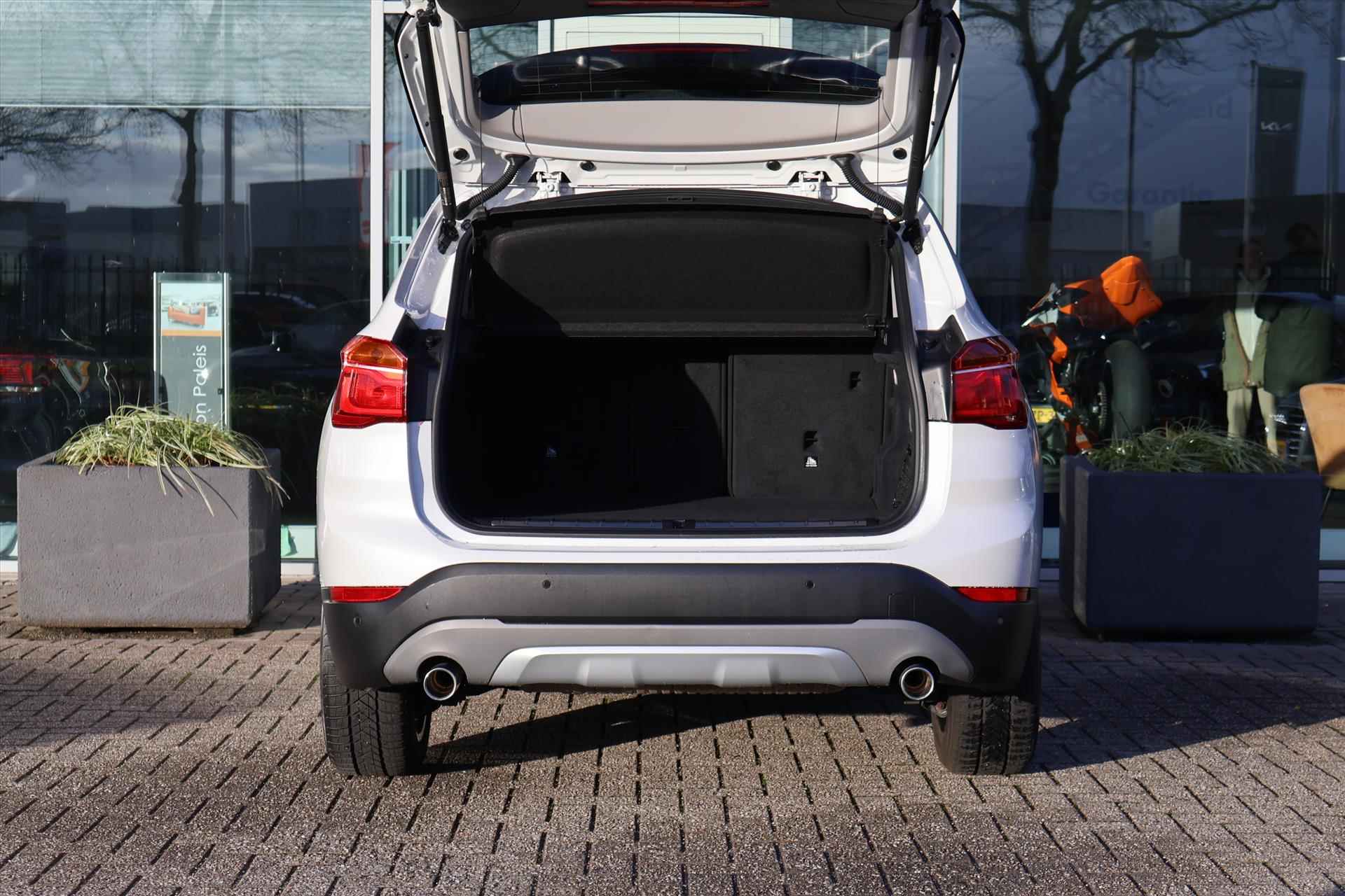 BMW X1 (f48) sDrive20i High Executive 192pk Aut | Leder | Navi | Stoelverwarming | LED | Cruise | Climate - 15/41