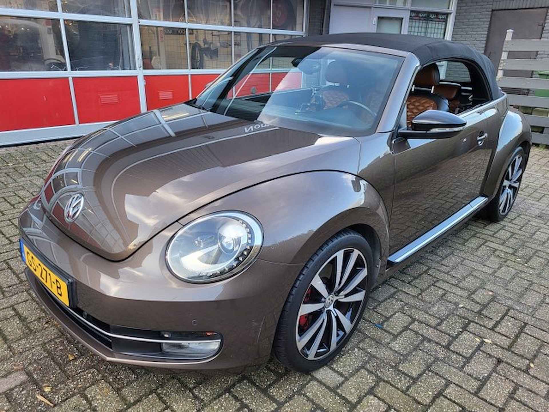 Volkswagen Beetle Cabriolet 2.0 TSI Exclusive Sport - 3/35