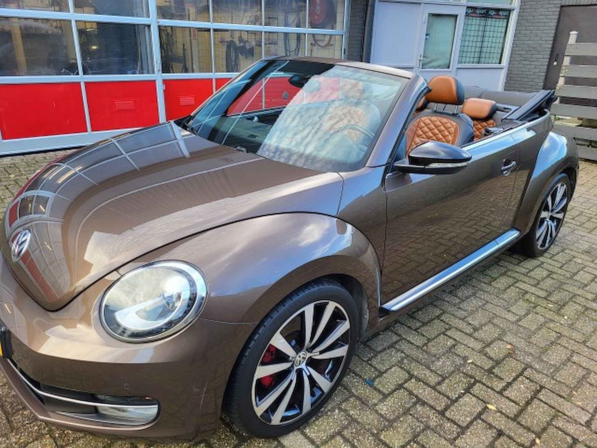 Volkswagen Beetle Cabriolet 2.0 TSI Exclusive Sport - 14/35