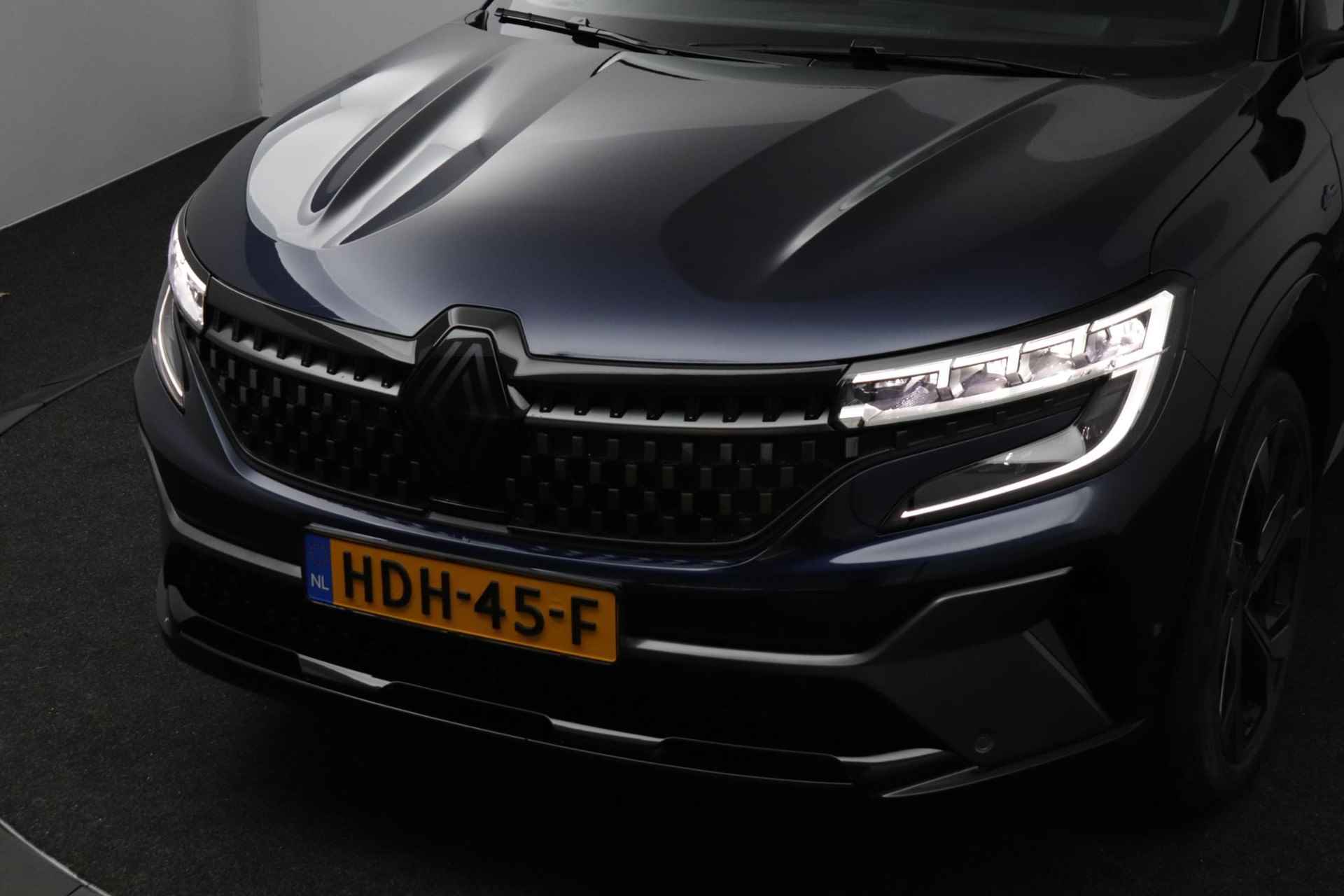 Renault Espace E-Tech Full Hybrid 200 Iconic Esprit Alpine 7p. | Panoramadak | Harman Kardon | Trekhaak | - 60/64