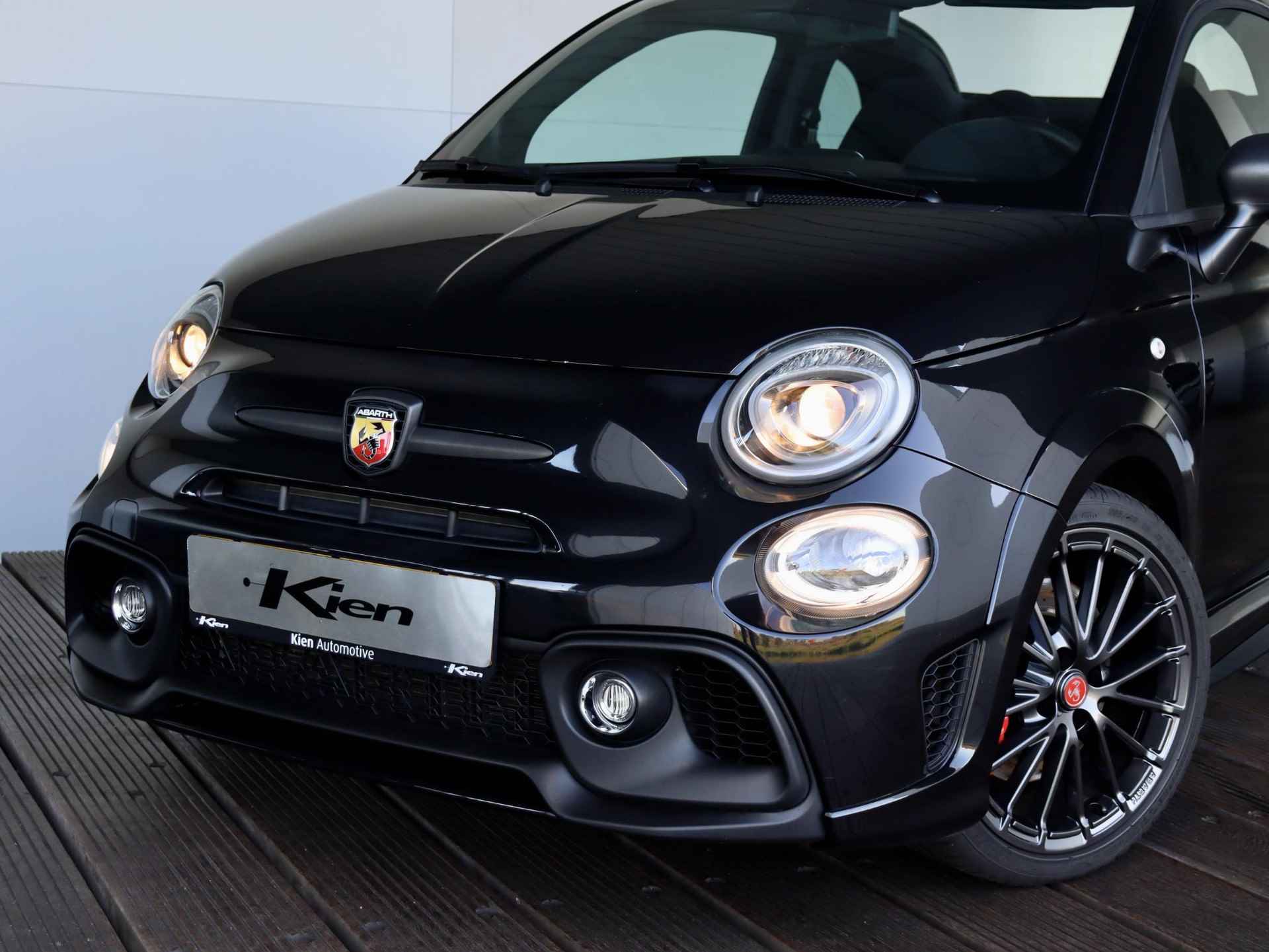 Abarth 595C 1.4 T-Jet competizione | Sabelt Stoelen | Navi | 17 INCH - 16/32