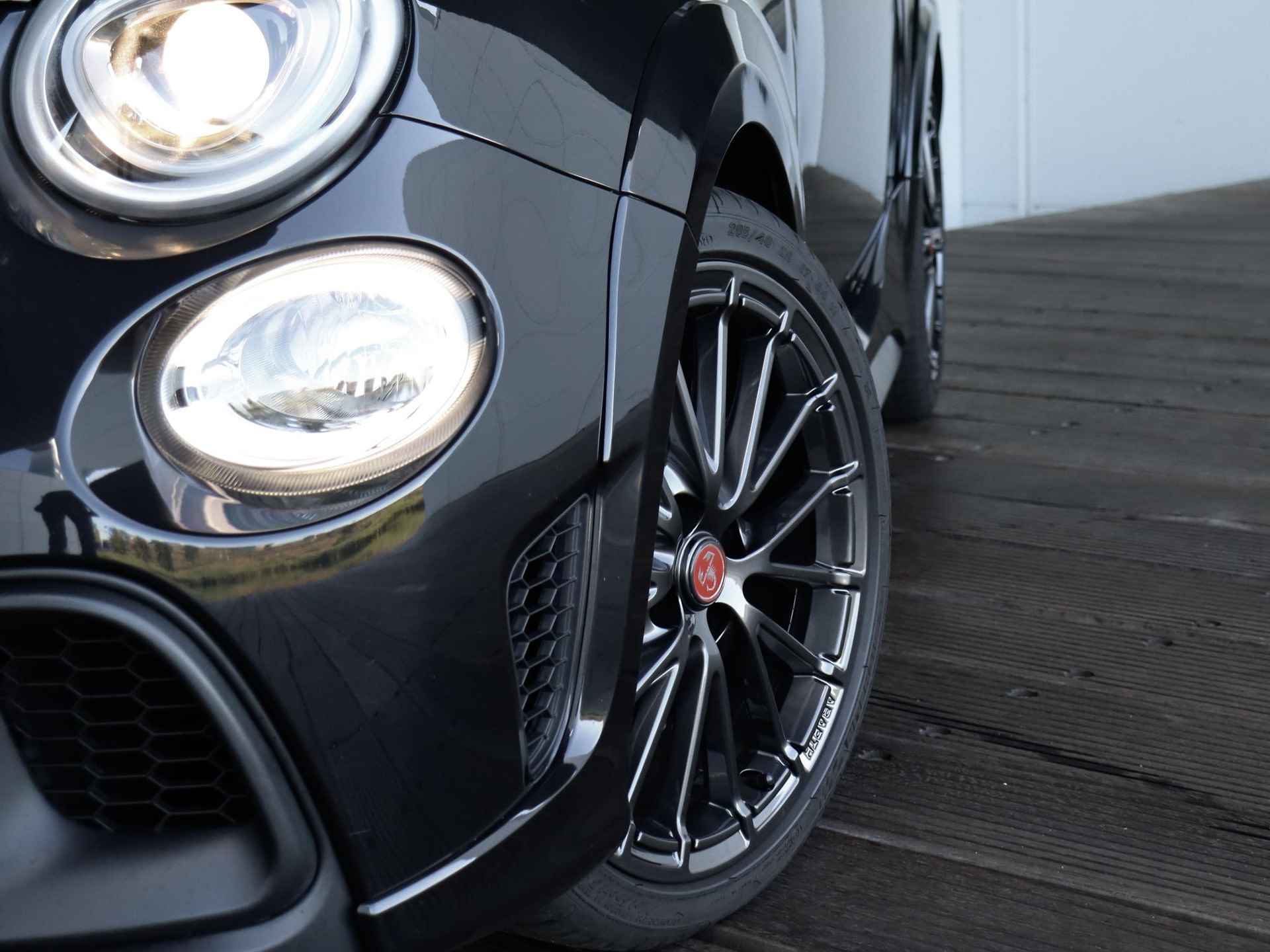 Abarth 595C 1.4 T-Jet competizione | Sabelt Stoelen | Navi | 17 INCH - 27/32